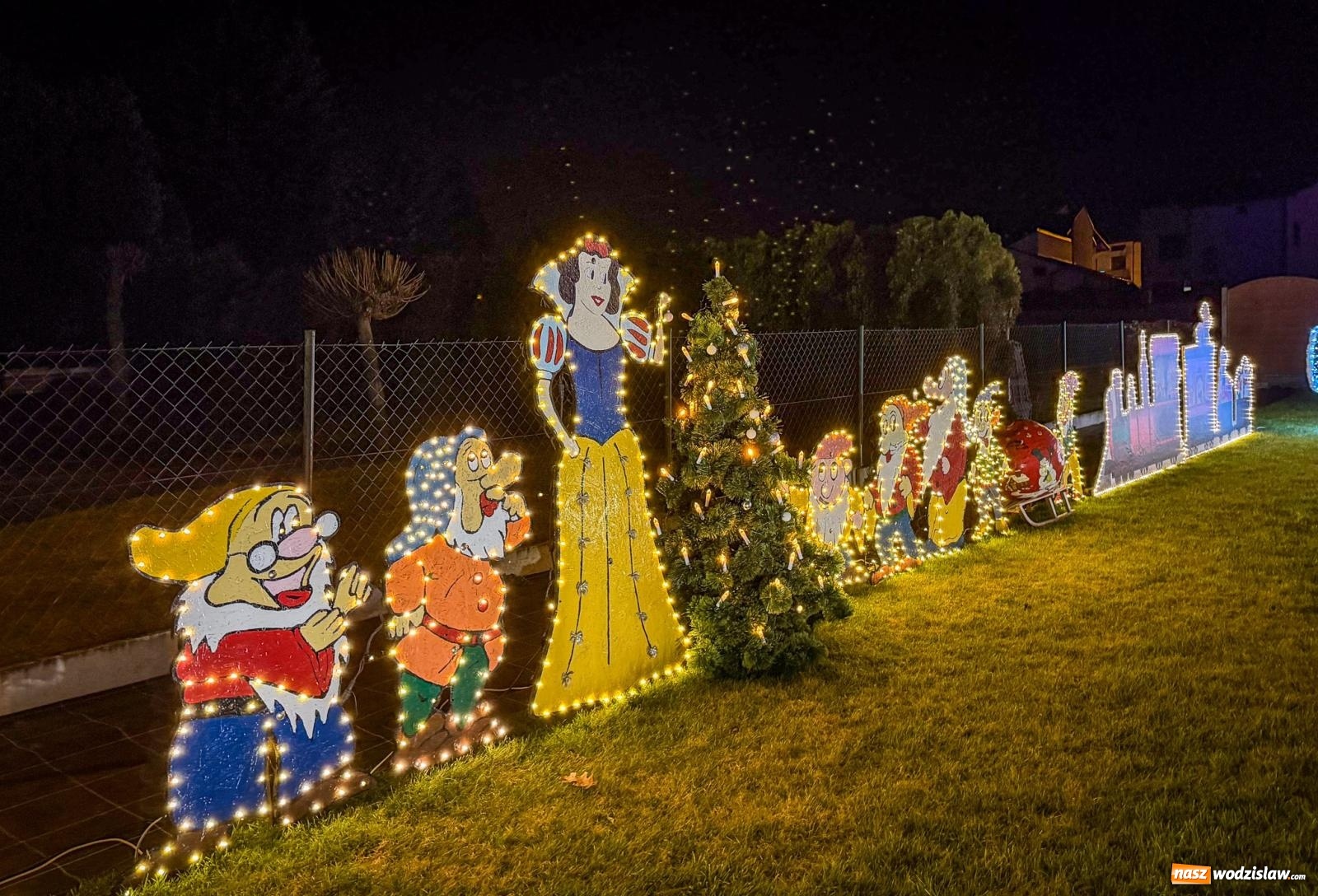 Zdjęcie w galerii na portalu naszwodzislaw.com: Griswoldowo niedaleko Wodzisławia Śląskiego. Nowa Wioska w świątecznej szacie wiadomości z regionu