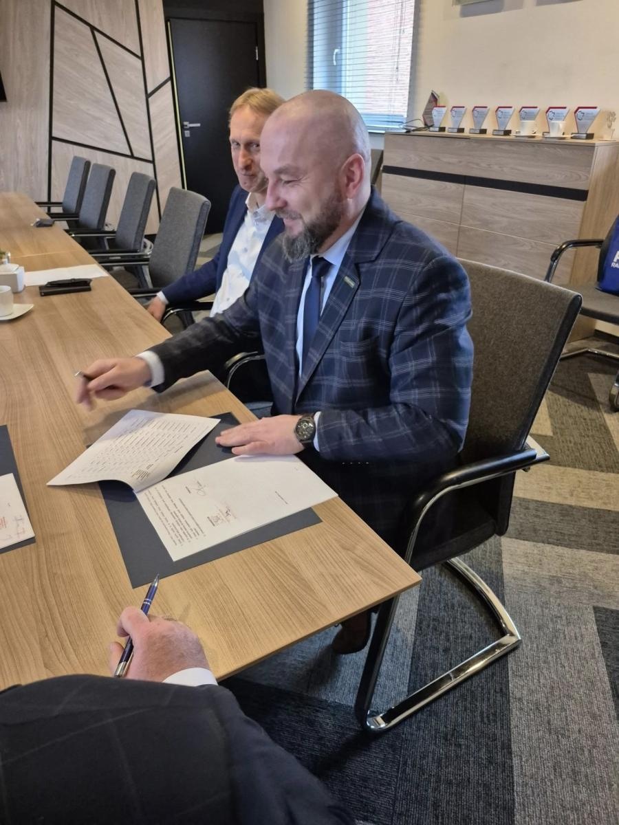 Zdjęcie w galerii na portalu naszwodzislaw.com: Nowa komunikacja autobusowa w Wodzisławiu Śląskim. Podpisano umowę z PKS Racibórz wiadomości z regionu