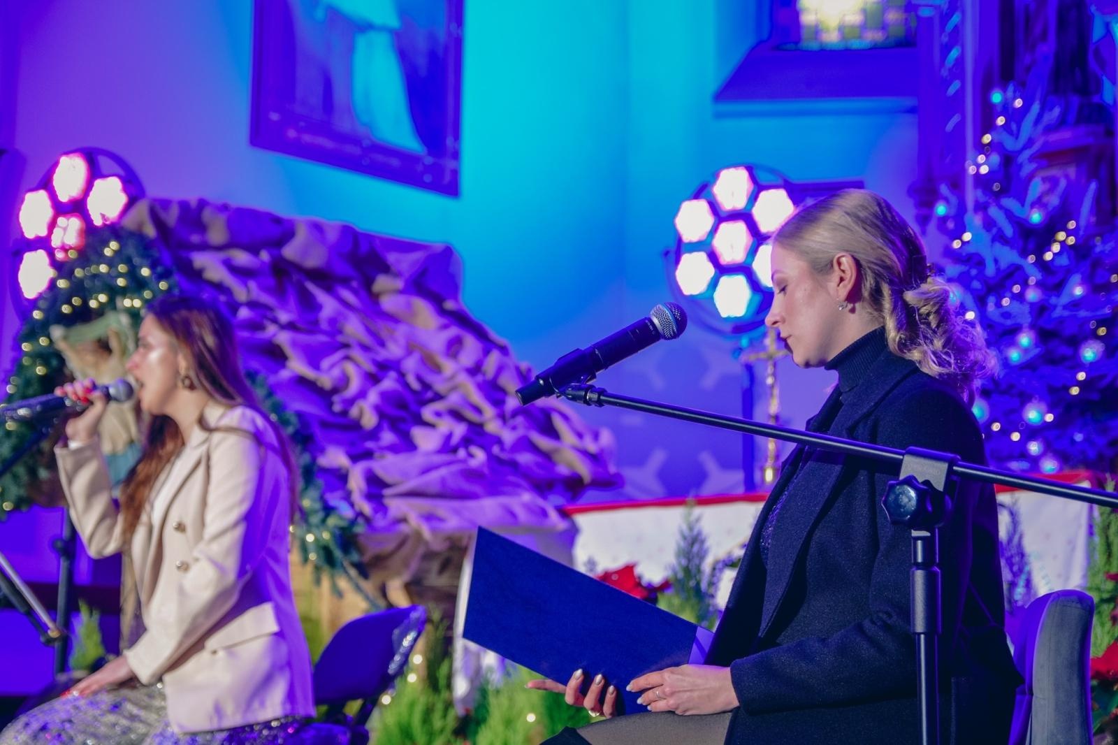 Zdjęcie w galerii na portalu naszwodzislaw.com: Kolędy rozbrzmiały w marklowickim kościele podczas koncertu charytatywnego dla małej Igi wiadomości z regionu