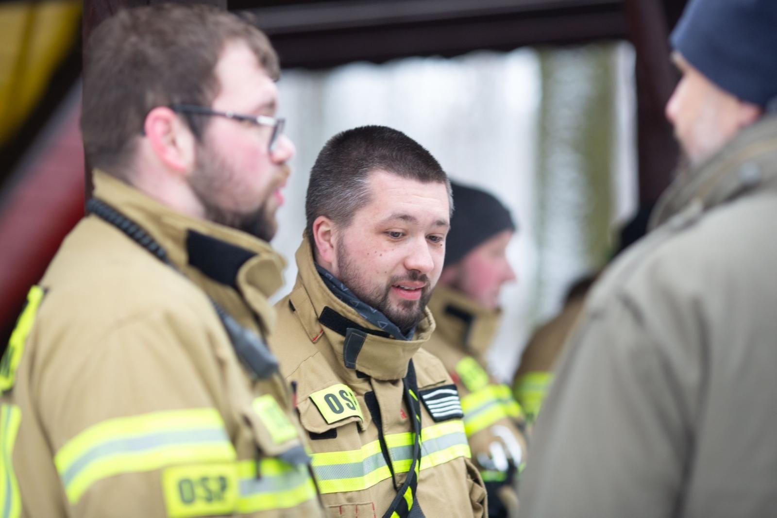Zdjęcie w galerii na portalu naszwodzislaw.com: Sylwestrowe bieganie w Radlinie. Sportowa zabawa mimo zimowej aury [FOTO] wiadomości z regionu