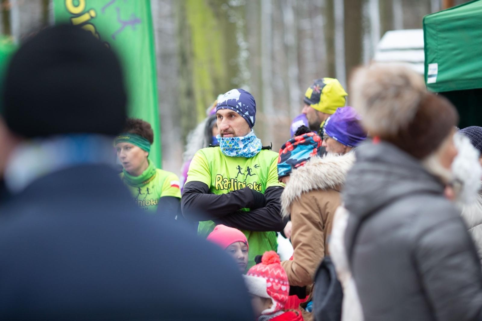 Zdjęcie w galerii na portalu naszwodzislaw.com: Sylwestrowe bieganie w Radlinie. Sportowa zabawa mimo zimowej aury [FOTO] wiadomości z regionu