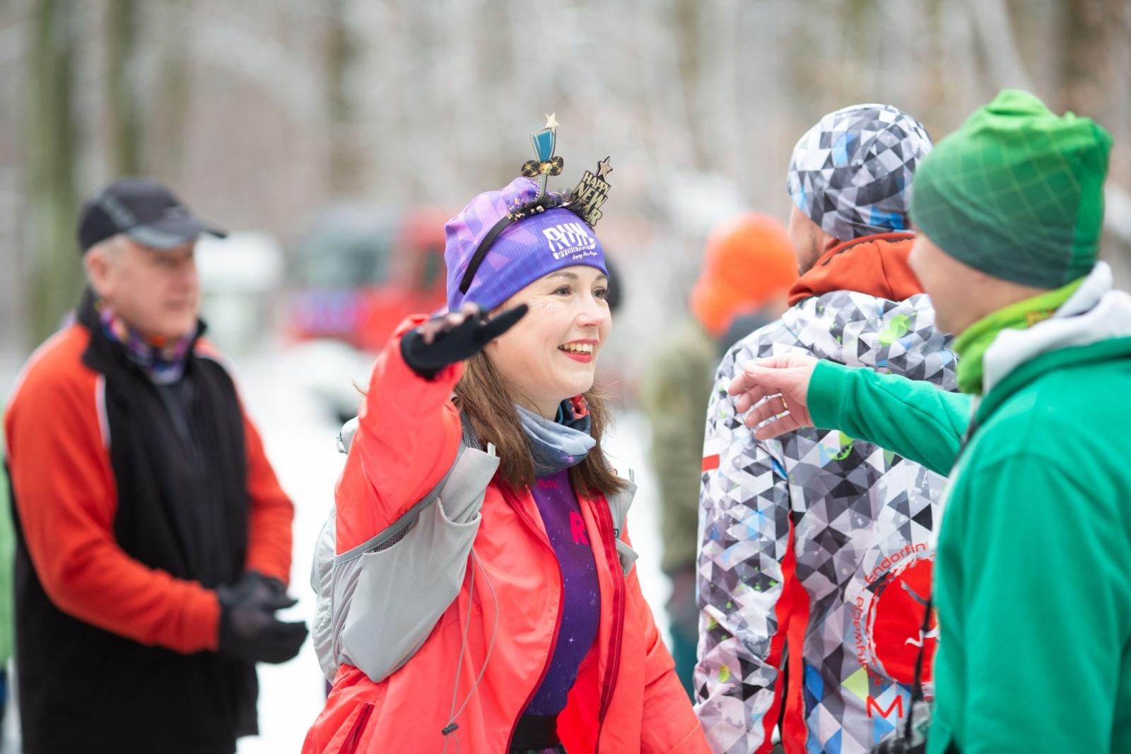Zdjęcie w galerii na portalu naszwodzislaw.com: Sylwestrowe bieganie w Radlinie. Sportowa zabawa mimo zimowej aury [FOTO] wiadomości z regionu