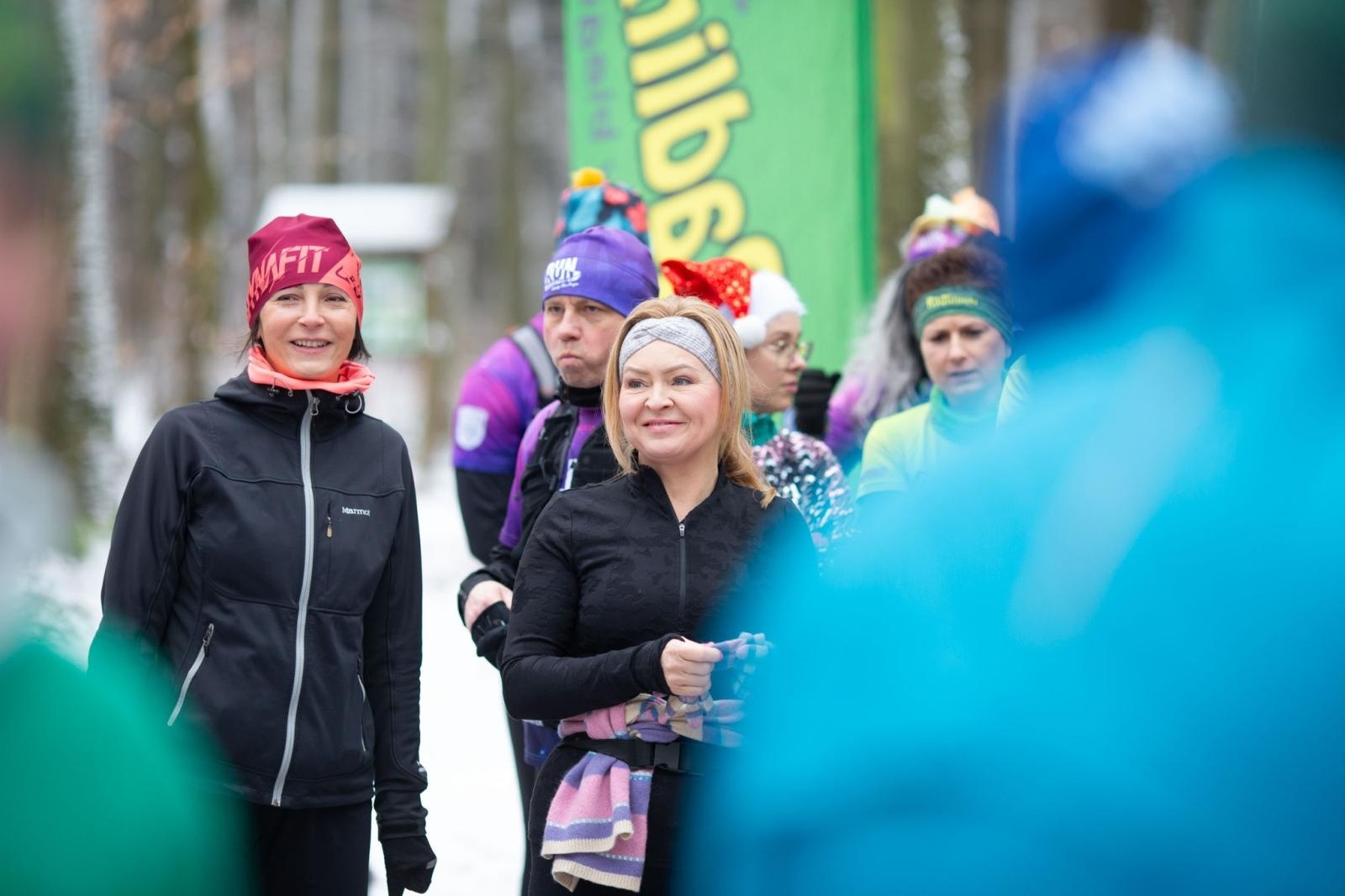 Zdjęcie w galerii na portalu naszwodzislaw.com: Sylwestrowe bieganie w Radlinie. Sportowa zabawa mimo zimowej aury [FOTO] wiadomości z regionu