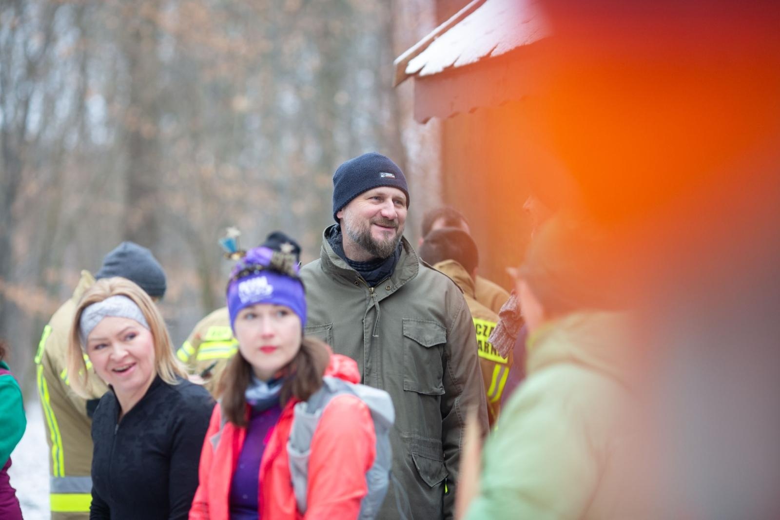 Zdjęcie w galerii na portalu naszwodzislaw.com: Sylwestrowe bieganie w Radlinie. Sportowa zabawa mimo zimowej aury [FOTO] wiadomości z regionu