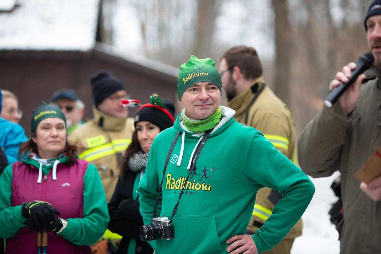 Zdjęcie w galerii na portalu naszwodzislaw.com: Sylwestrowe bieganie w Radlinie. Sportowa zabawa mimo zimowej aury [FOTO] wiadomości z regionu