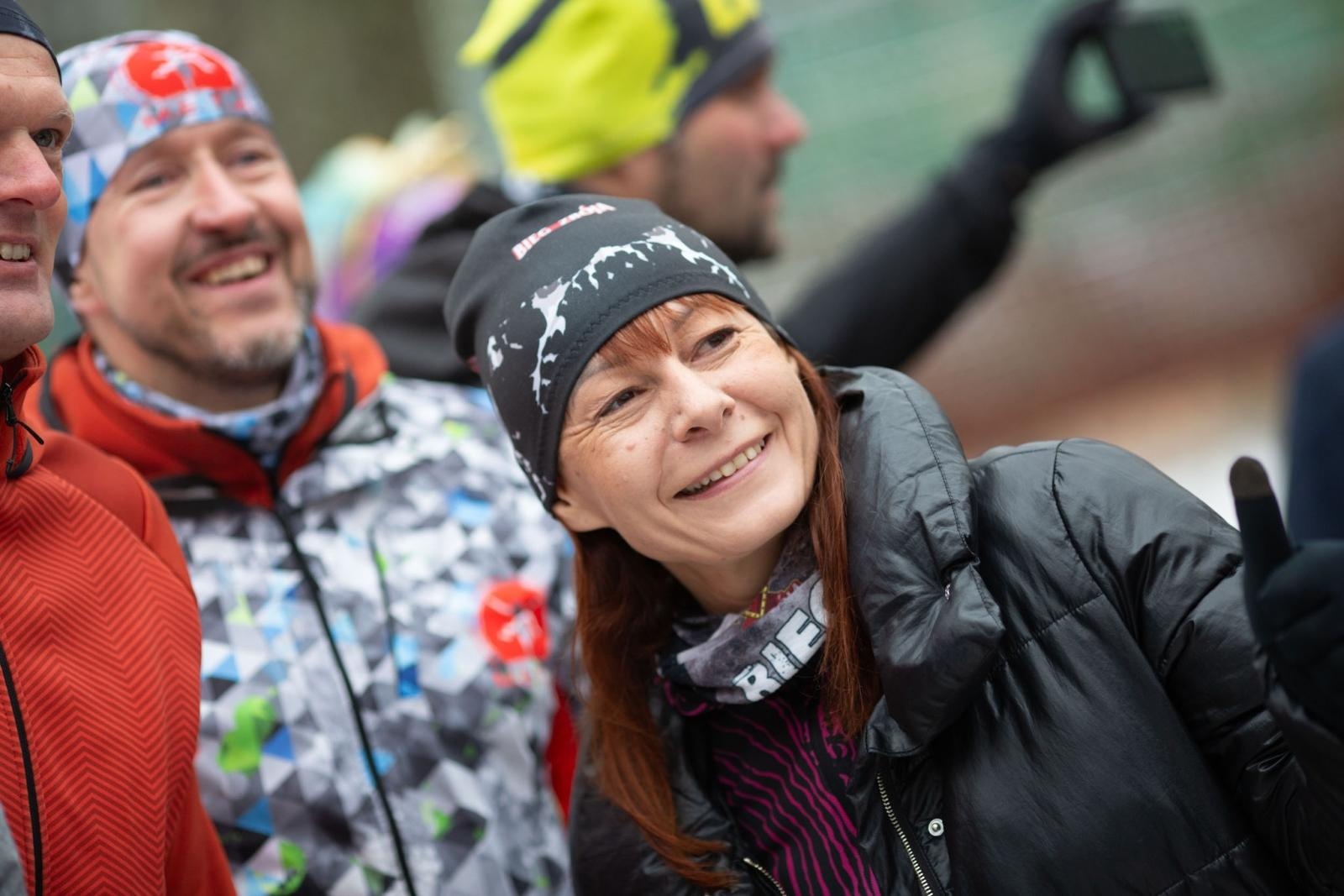 Zdjęcie w galerii na portalu naszwodzislaw.com: Sylwestrowe bieganie w Radlinie. Sportowa zabawa mimo zimowej aury [FOTO] wiadomości z regionu