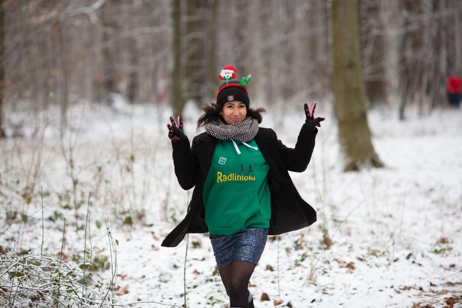 Zdjęcie w galerii na portalu naszwodzislaw.com: Sylwestrowe bieganie w Radlinie. Sportowa zabawa mimo zimowej aury [FOTO] wiadomości z regionu