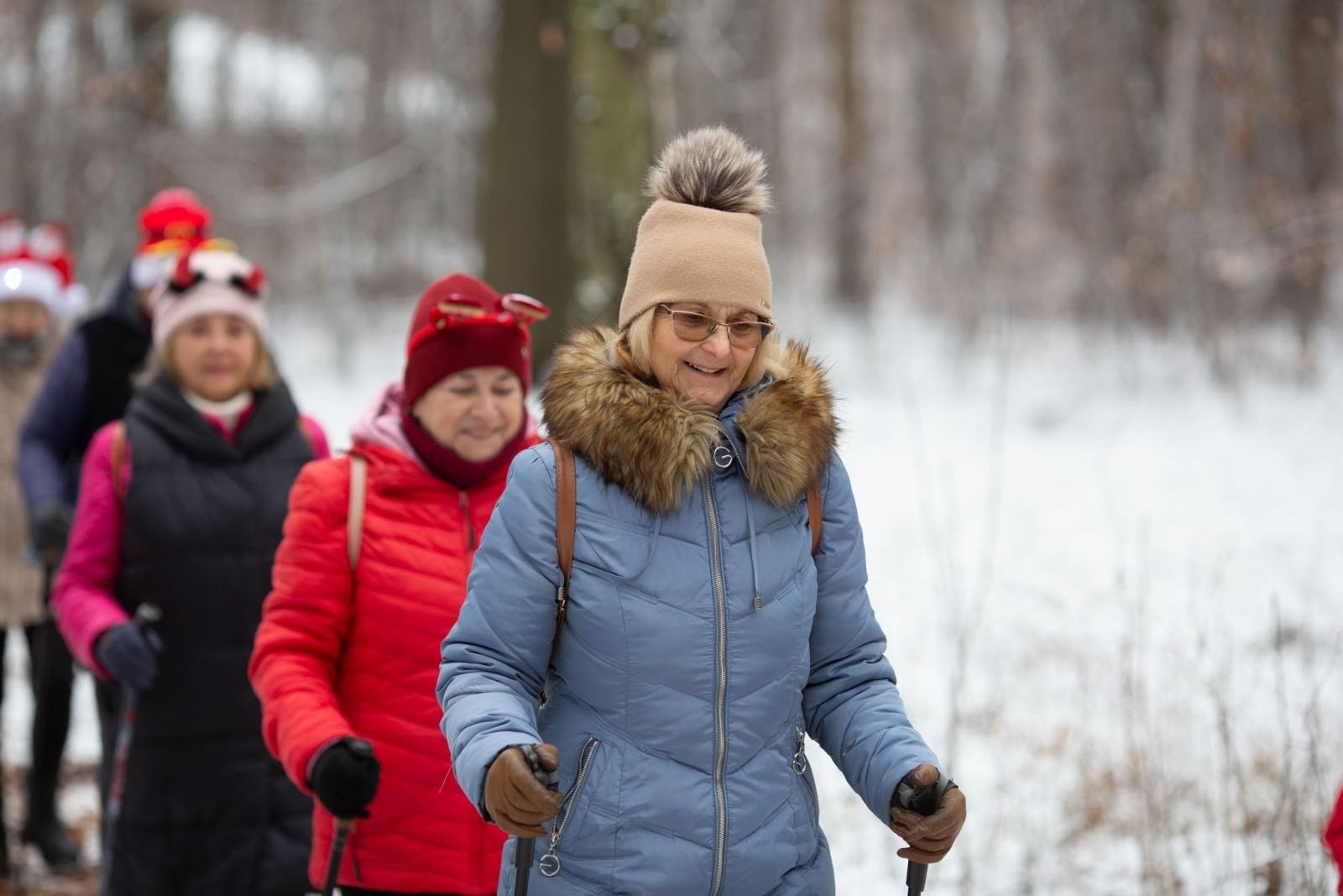 Zdjęcie w galerii na portalu naszwodzislaw.com: Sylwestrowe bieganie w Radlinie. Sportowa zabawa mimo zimowej aury [FOTO] wiadomości z regionu