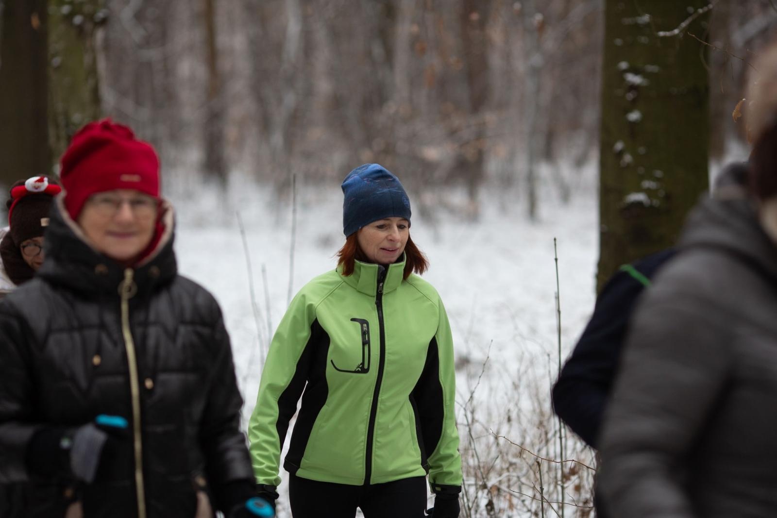 Zdjęcie w galerii na portalu naszwodzislaw.com: Sylwestrowe bieganie w Radlinie. Sportowa zabawa mimo zimowej aury [FOTO] wiadomości z regionu