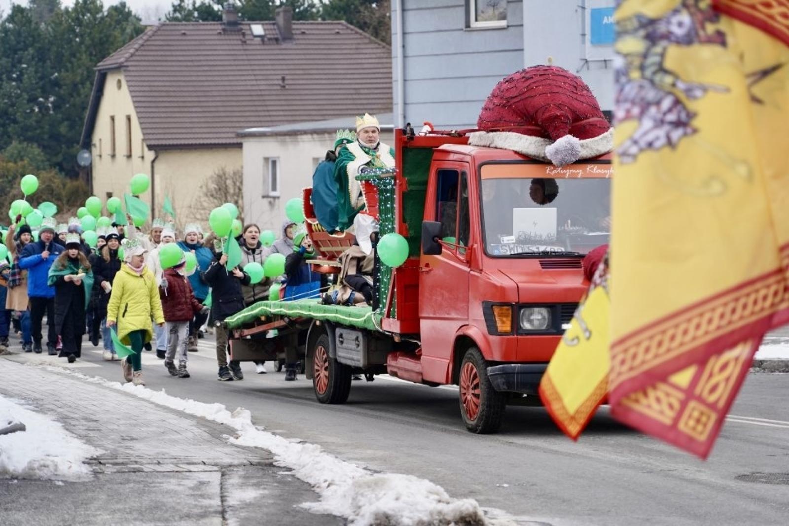 Zdjęcie w galerii na portalu naszwodzislaw.com: Orszak Trzech Króli ponownie zawitał do Rydułtów [FOTO] wiadomości z regionu