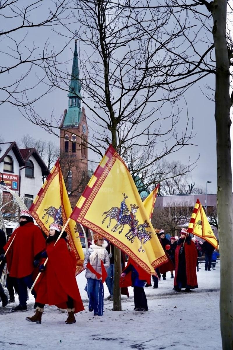 Zdjęcie w galerii na portalu naszwodzislaw.com: Orszak Trzech Króli ponownie zawitał do Rydułtów [FOTO] wiadomości z regionu