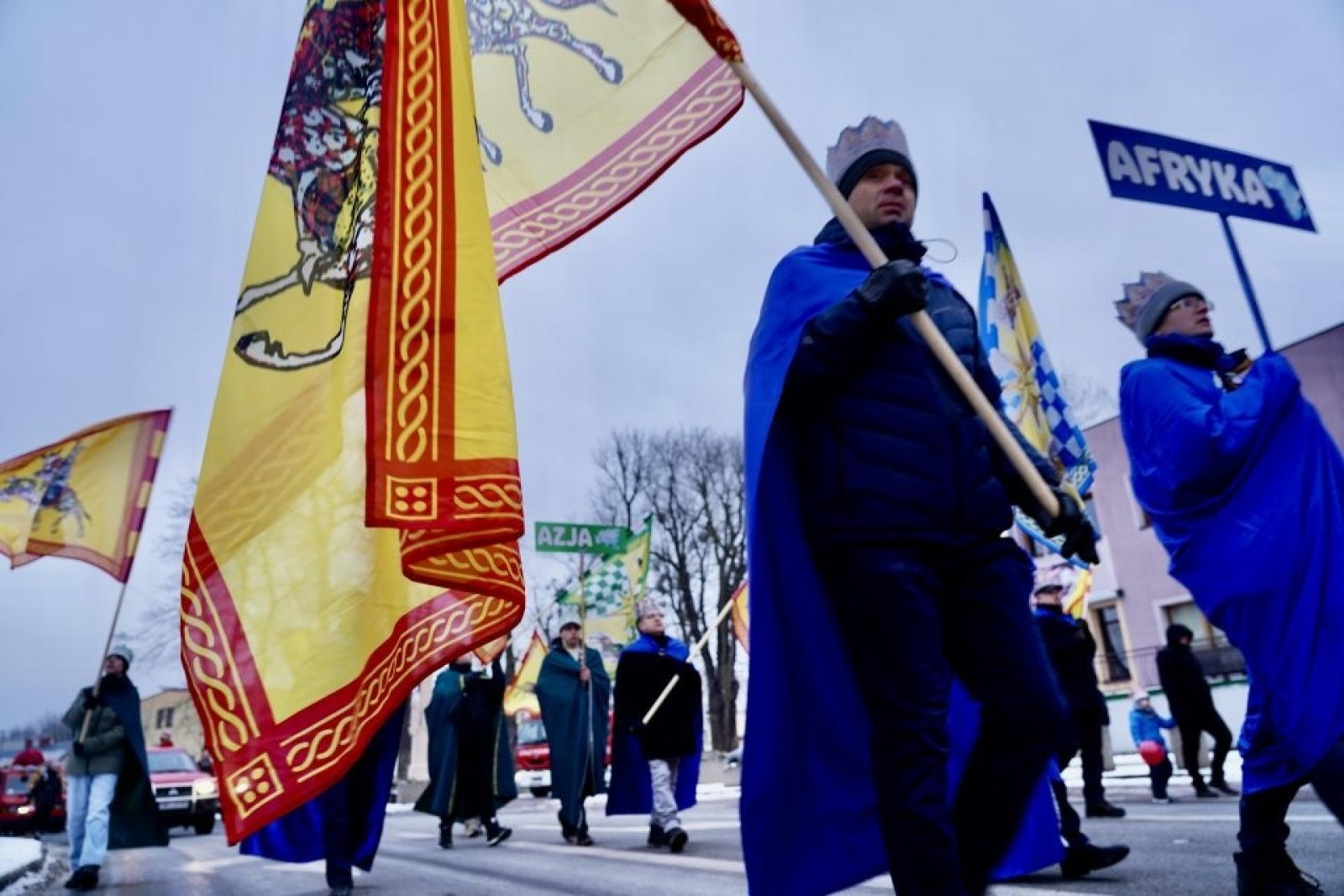 Zdjęcie w galerii na portalu naszwodzislaw.com: Orszak Trzech Króli ponownie zawitał do Rydułtów [FOTO] wiadomości z regionu