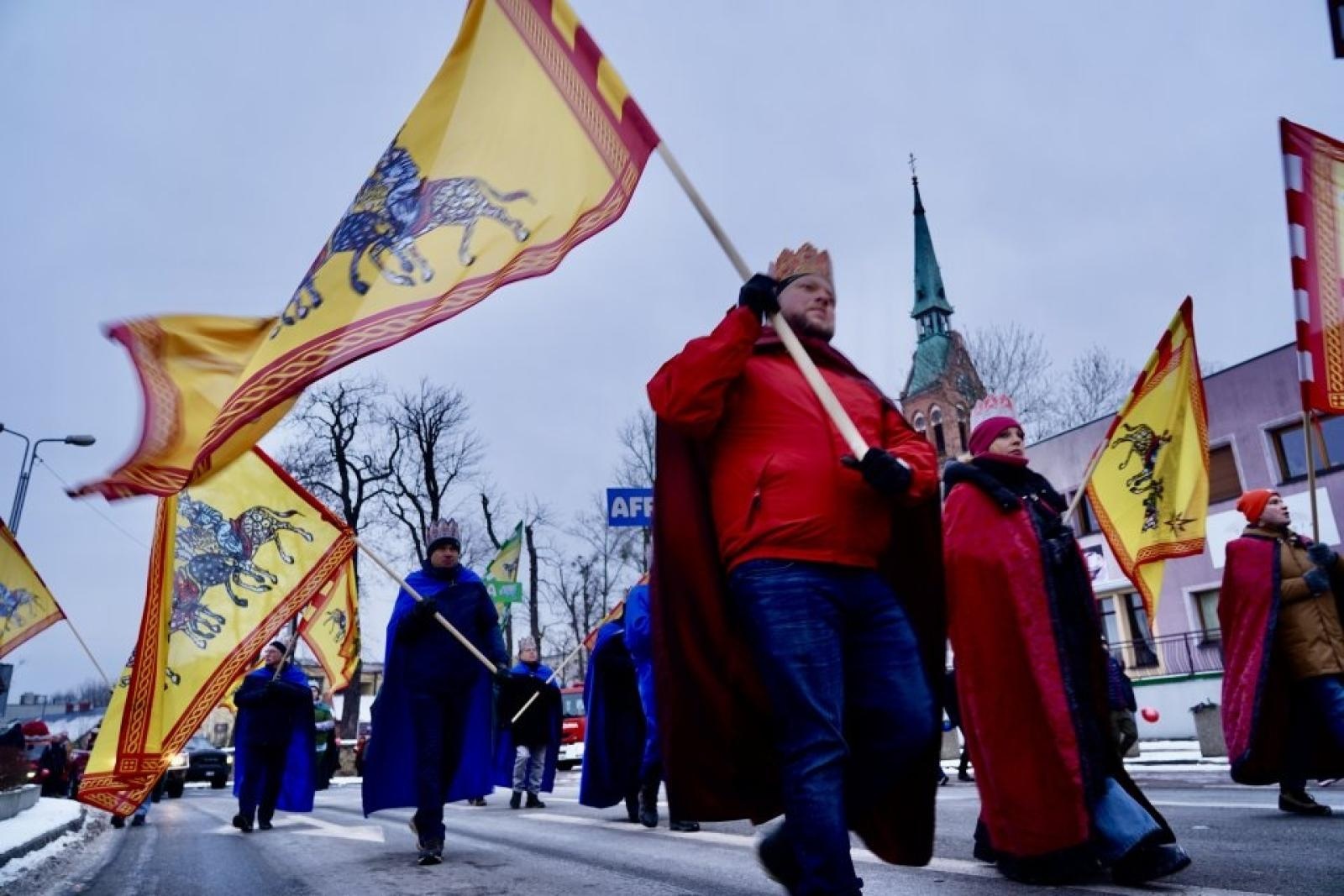 Zdjęcie w galerii na portalu naszwodzislaw.com: Orszak Trzech Króli ponownie zawitał do Rydułtów [FOTO] wiadomości z regionu