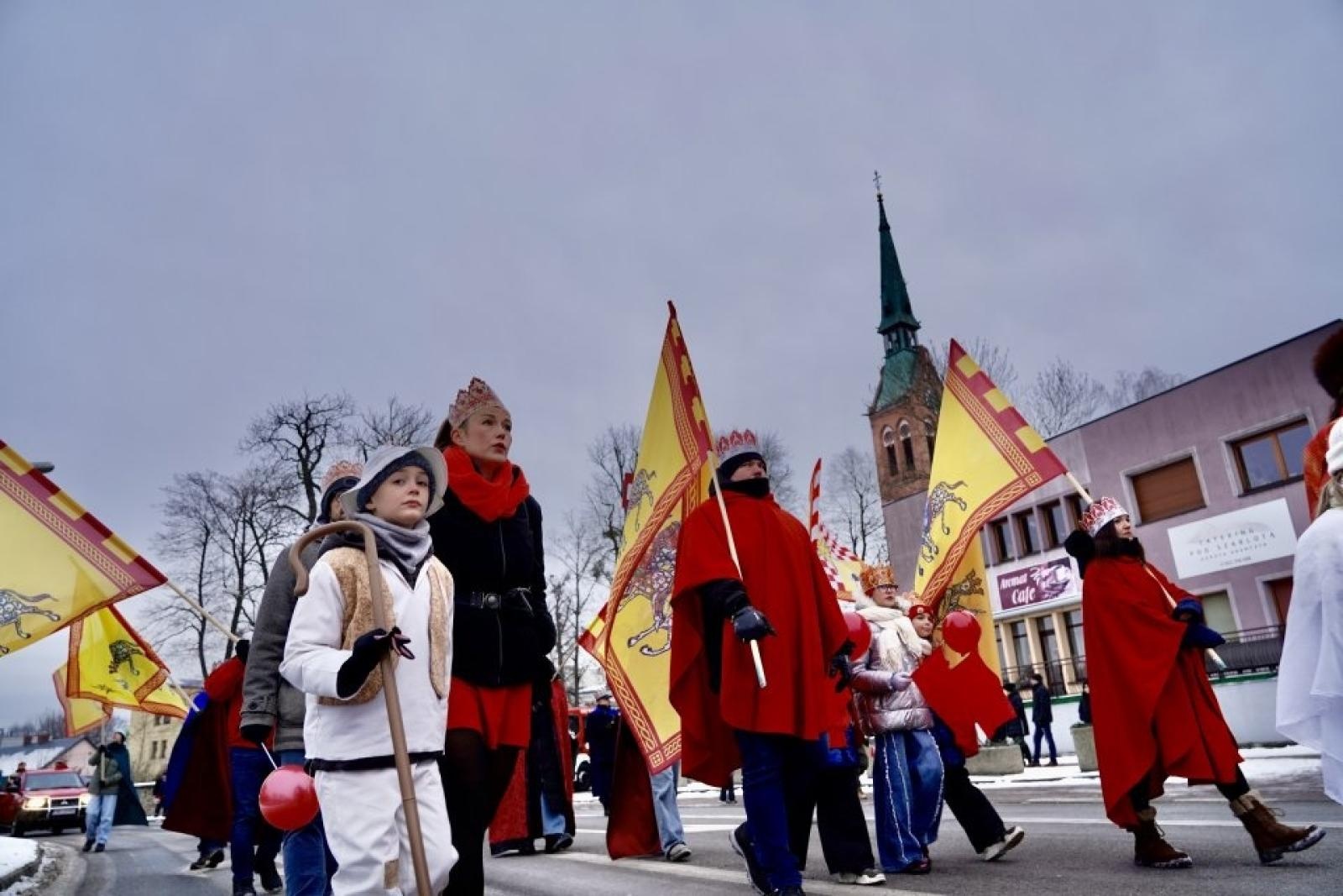 Zdjęcie w galerii na portalu naszwodzislaw.com: Orszak Trzech Króli ponownie zawitał do Rydułtów [FOTO] wiadomości z regionu