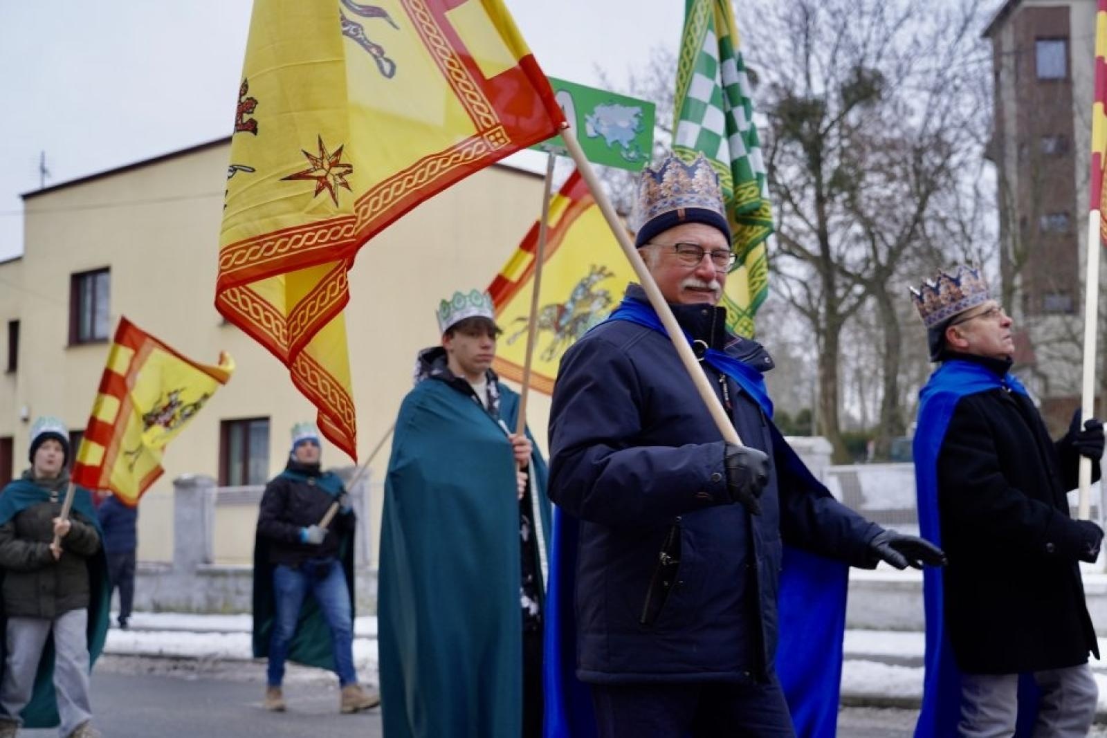 Zdjęcie w galerii na portalu naszwodzislaw.com: Orszak Trzech Króli ponownie zawitał do Rydułtów [FOTO] wiadomości z regionu