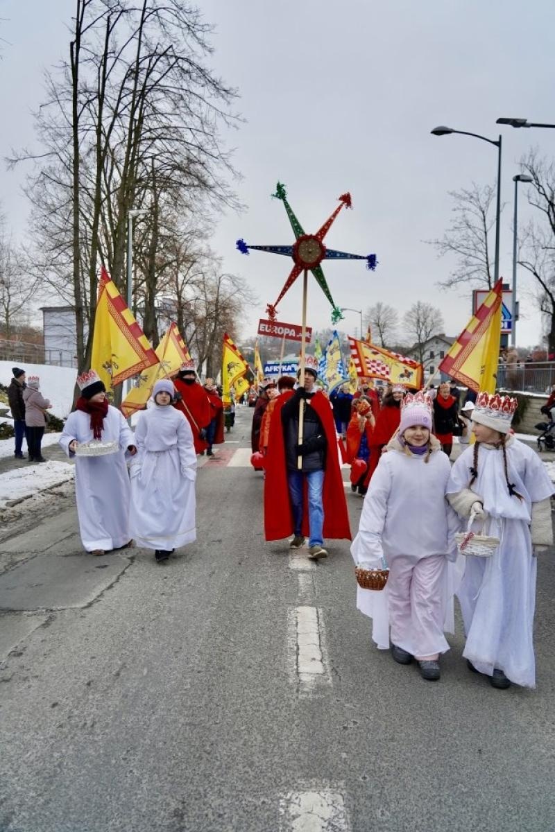 Zdjęcie w galerii na portalu naszwodzislaw.com: Orszak Trzech Króli ponownie zawitał do Rydułtów [FOTO] wiadomości z regionu