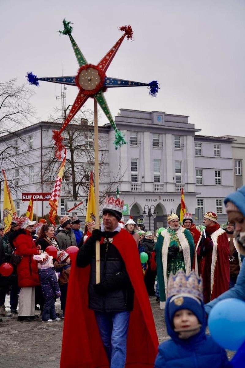 Zdjęcie w galerii na portalu naszwodzislaw.com: Orszak Trzech Króli ponownie zawitał do Rydułtów [FOTO] wiadomości z regionu
