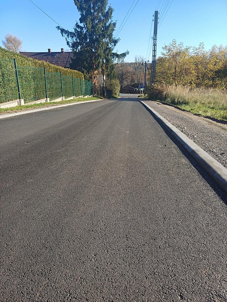 Zdjęcie w galerii na portalu naszwodzislaw.com: Gmina Godów: Kluczowe inwestycje drogowe i remont PSZOK-u zakończone wiadomości z regionu