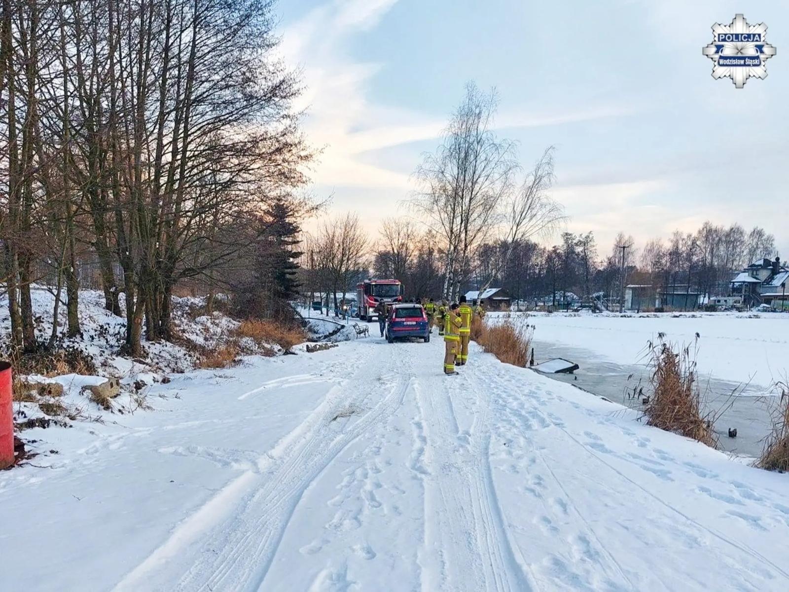 Zdjęcie w galerii na portalu naszwodzislaw.com: Ten film to nie dzieło AI. Dwaj mężczyźni za swe skrajnie nieodpowiedzialne zachowanie będą się tłumaczyli przed sądem wiadomości z regionu