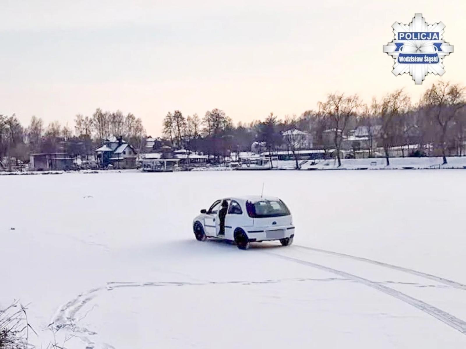 Zdjęcie w galerii na portalu naszwodzislaw.com: Ten film to nie dzieło AI. Dwaj mężczyźni za swe skrajnie nieodpowiedzialne zachowanie będą się tłumaczyli przed sądem wiadomości z regionu