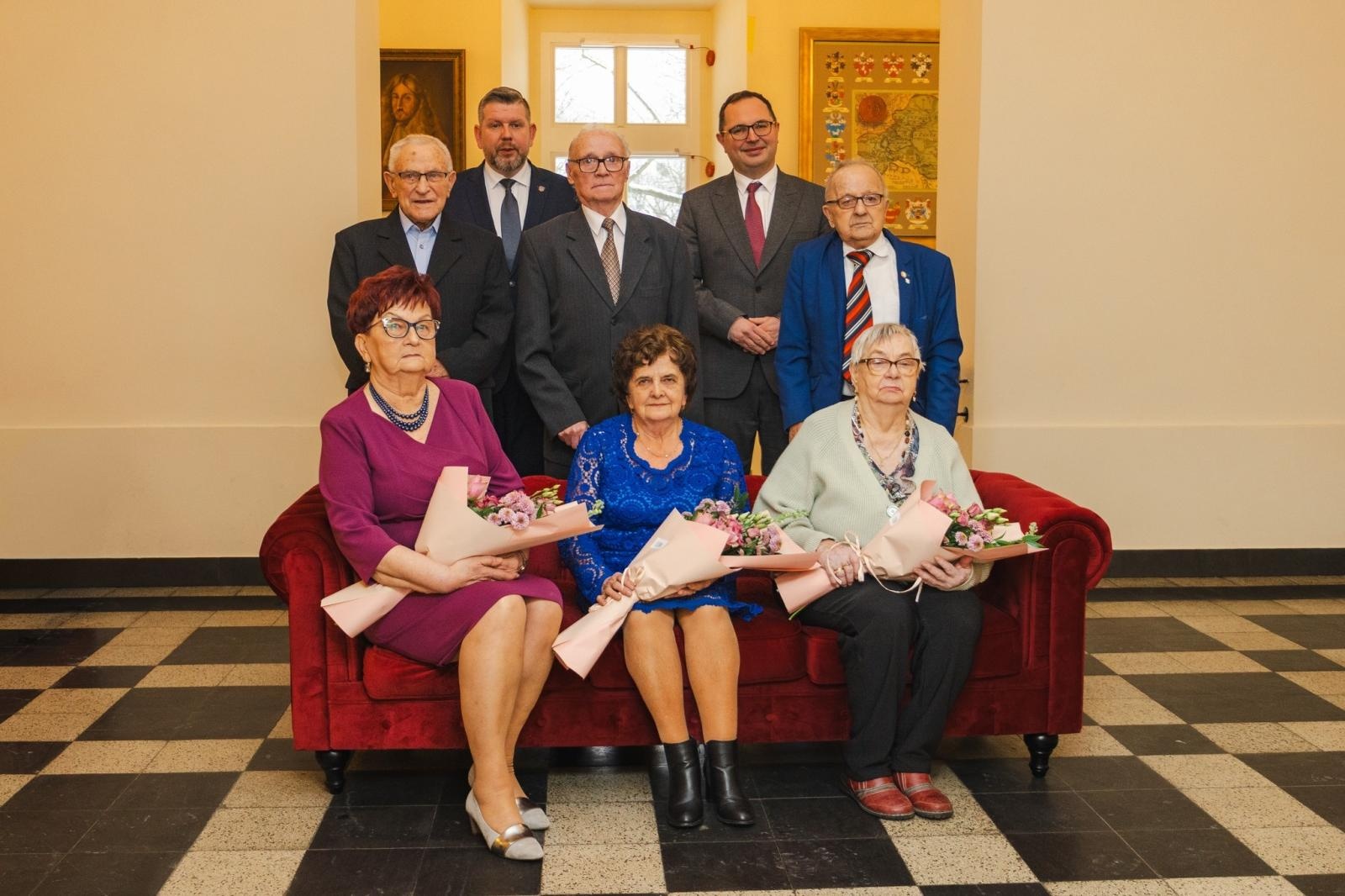 Zdjęcie w galerii na portalu naszwodzislaw.com: Małżonkowie świętowali złote, diamentowe i żelazne gody w Pałacu Dietrichsteinów [FOTO] wiadomości z regionu