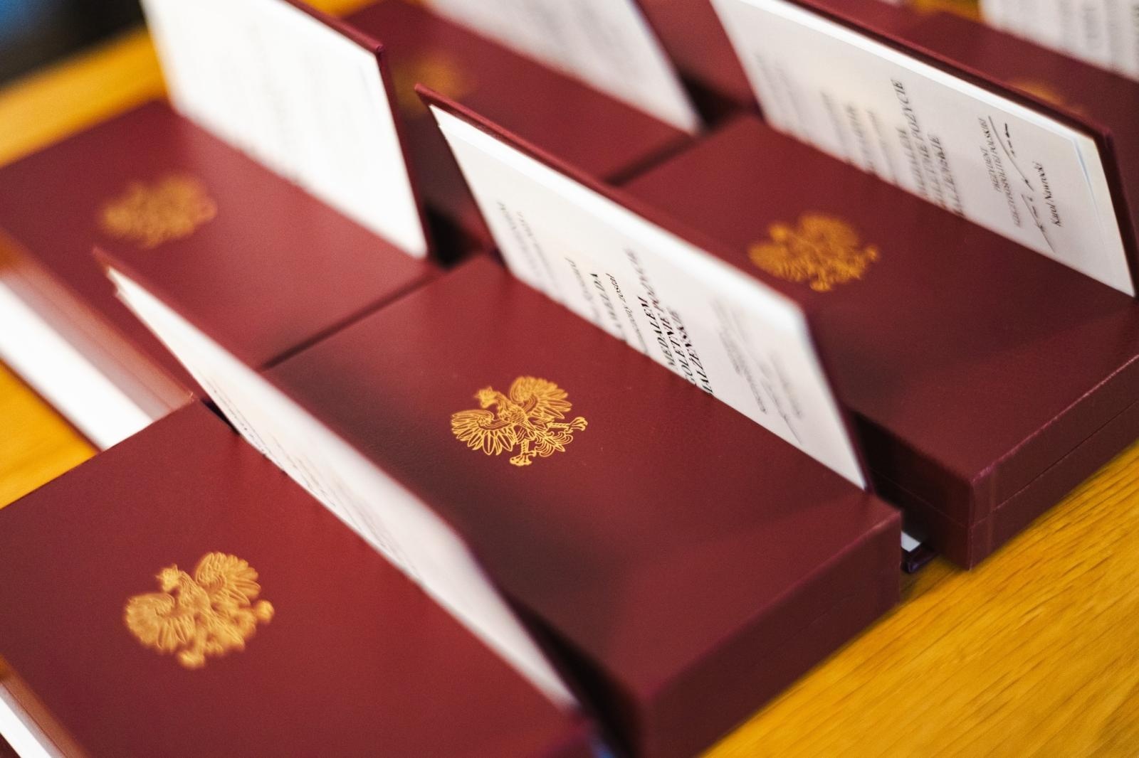 Zdjęcie w galerii na portalu naszwodzislaw.com: Małżonkowie świętowali złote, diamentowe i żelazne gody w Pałacu Dietrichsteinów [FOTO] wiadomości z regionu