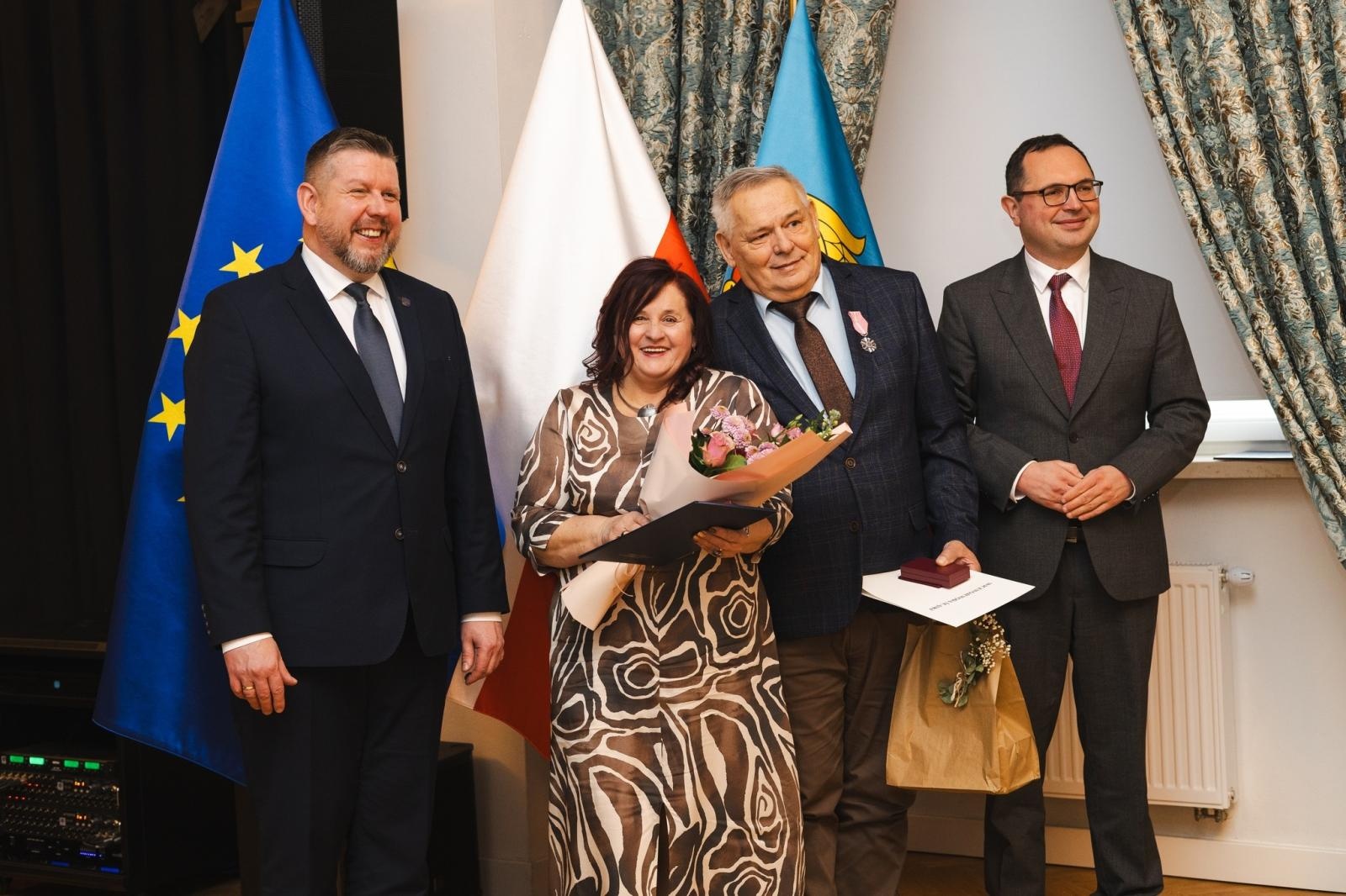 Zdjęcie w galerii na portalu naszwodzislaw.com: Małżonkowie świętowali złote, diamentowe i żelazne gody w Pałacu Dietrichsteinów [FOTO] wiadomości z regionu