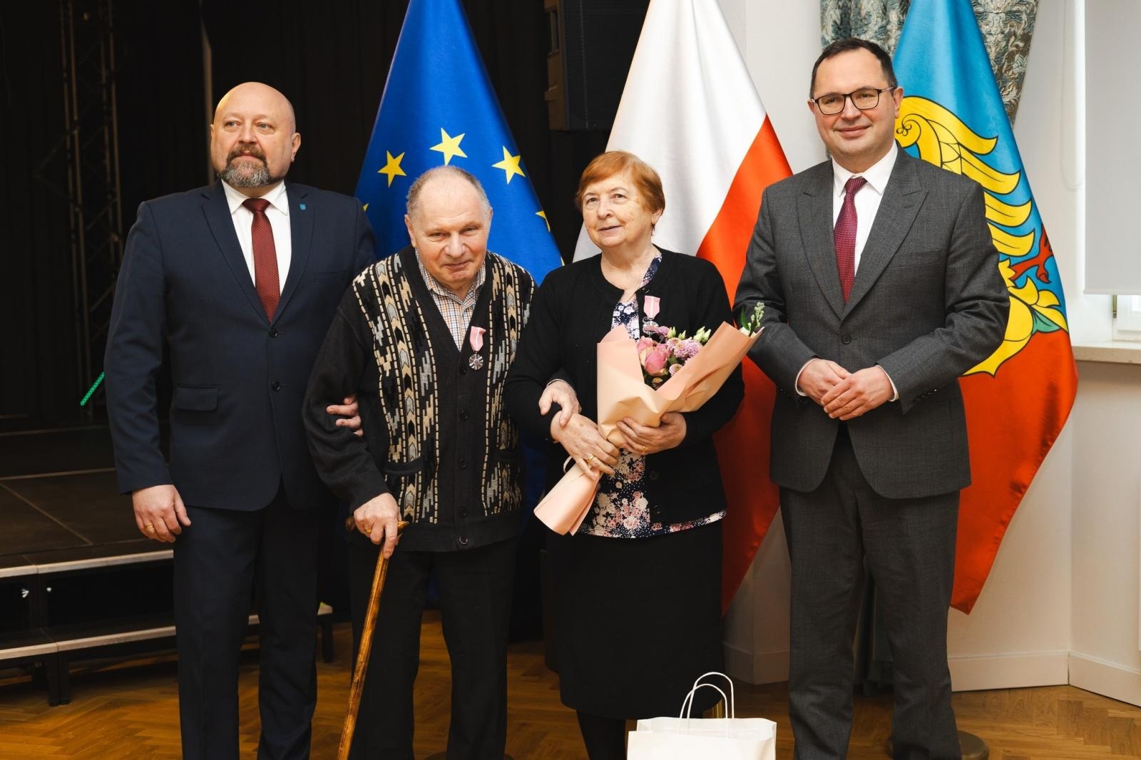 Zdjęcie w galerii na portalu naszwodzislaw.com: Małżonkowie świętowali złote, diamentowe i żelazne gody w Pałacu Dietrichsteinów [FOTO] wiadomości z regionu