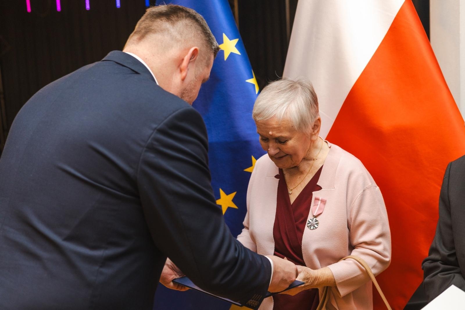 Zdjęcie w galerii na portalu naszwodzislaw.com: Małżonkowie świętowali złote, diamentowe i żelazne gody w Pałacu Dietrichsteinów [FOTO] wiadomości z regionu