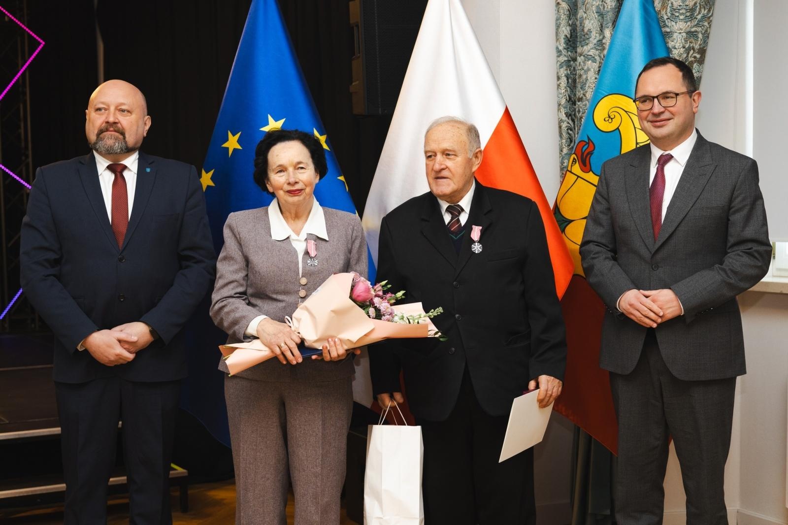 Zdjęcie w galerii na portalu naszwodzislaw.com: Małżonkowie świętowali złote, diamentowe i żelazne gody w Pałacu Dietrichsteinów [FOTO] wiadomości z regionu