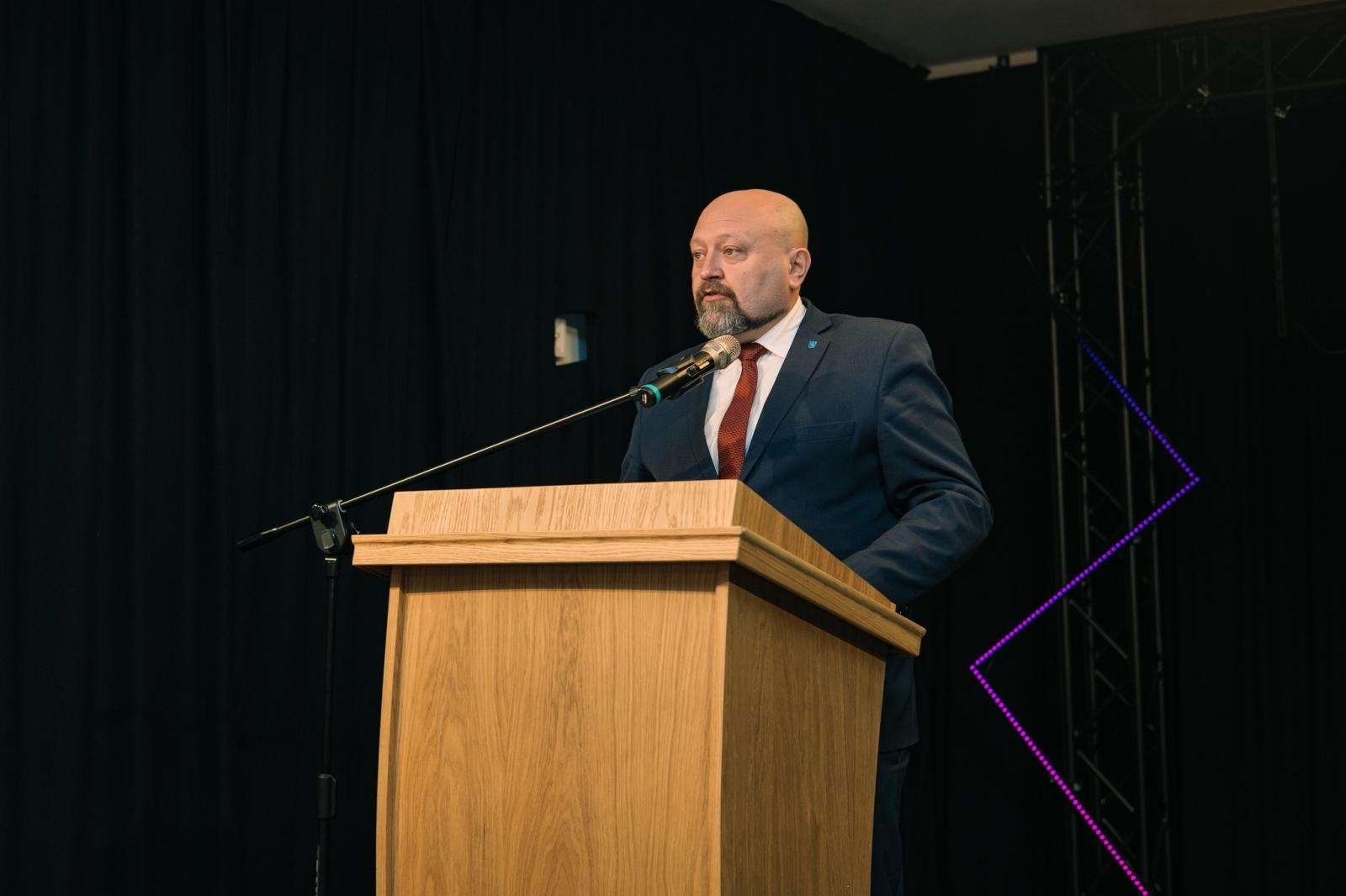 Zdjęcie w galerii na portalu naszwodzislaw.com: Małżonkowie świętowali złote, diamentowe i żelazne gody w Pałacu Dietrichsteinów [FOTO] wiadomości z regionu