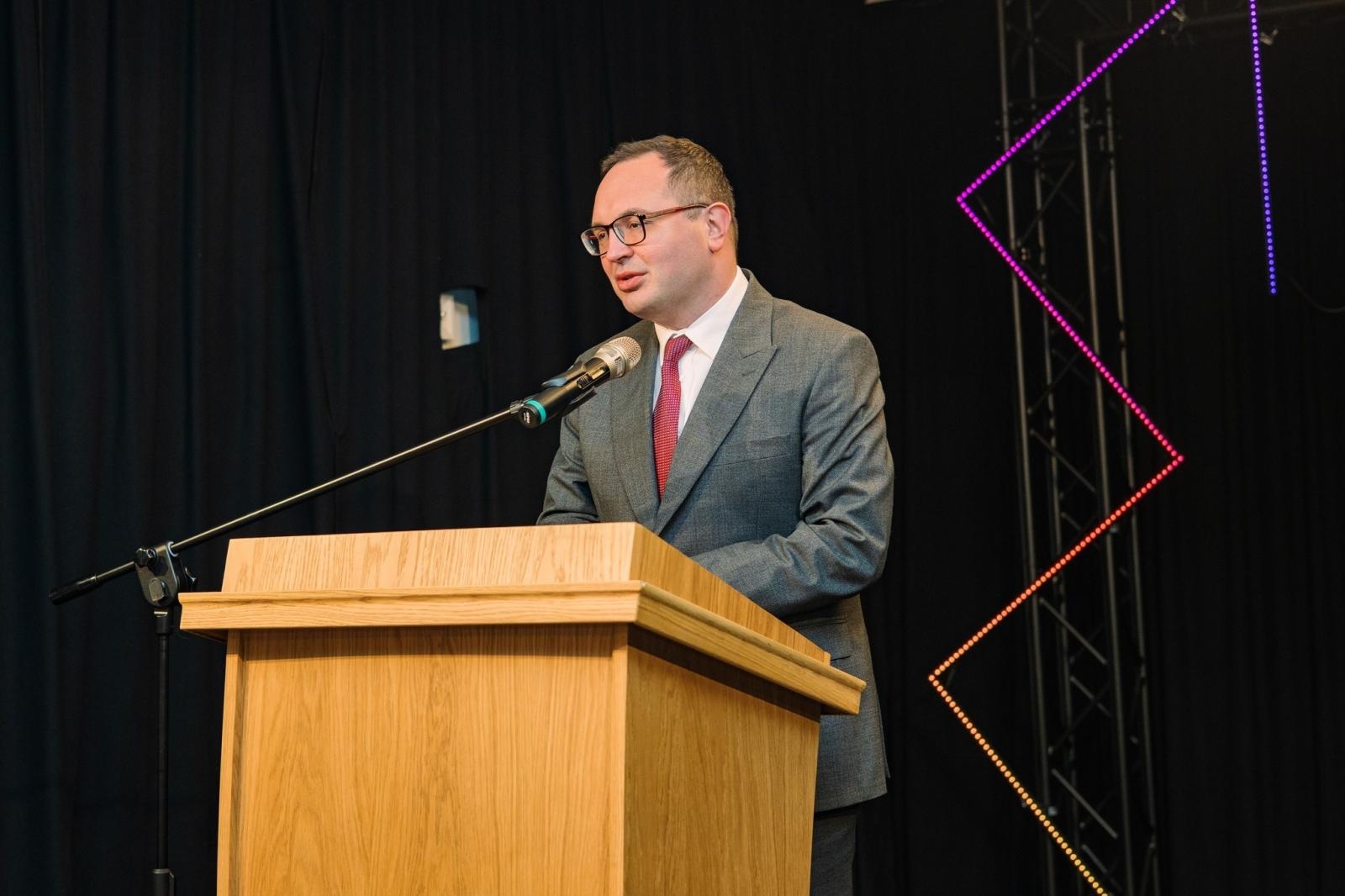 Zdjęcie w galerii na portalu naszwodzislaw.com: Małżonkowie świętowali złote, diamentowe i żelazne gody w Pałacu Dietrichsteinów [FOTO] wiadomości z regionu