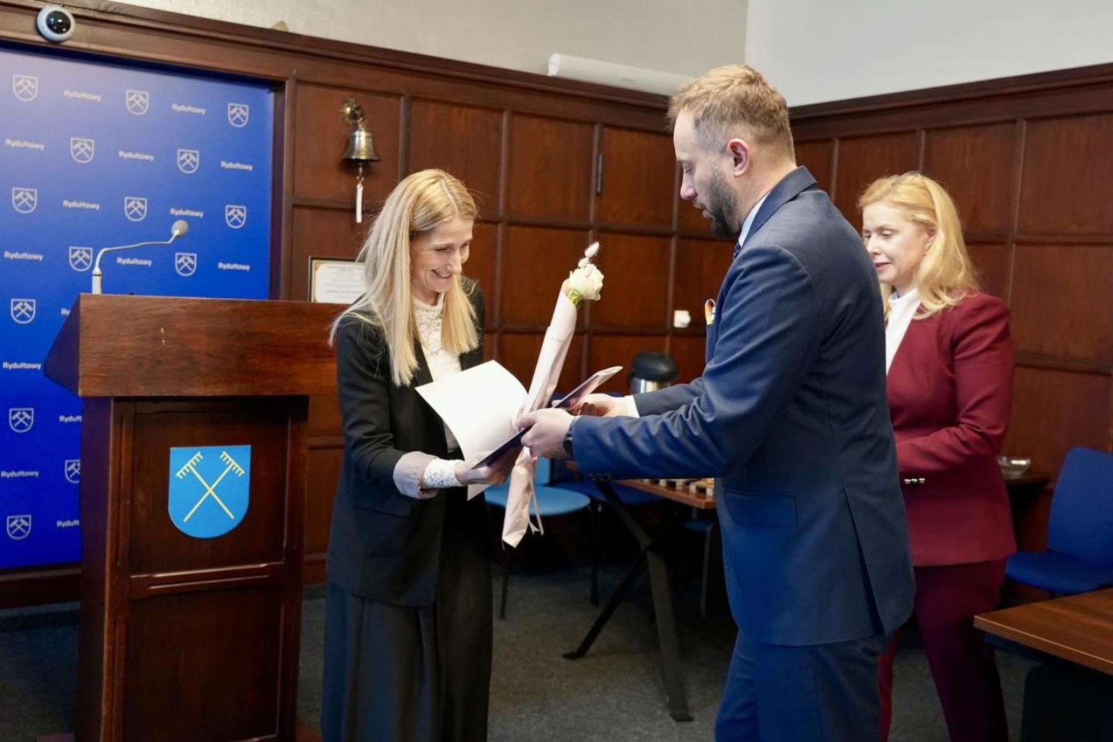 Zdjęcie w galerii na portalu naszwodzislaw.com: Zmiana na stanowisku dyrektora Szkoły Podstawowej nr 2 w Rydułtowach wiadomości z regionu