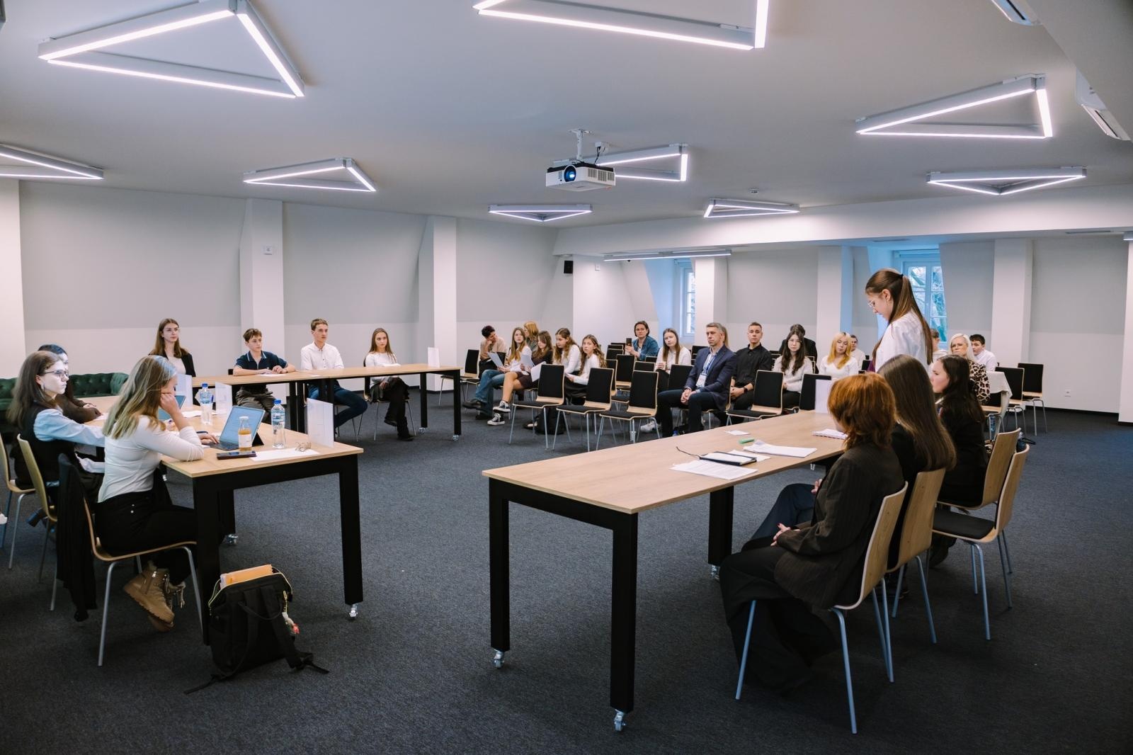 Zdjęcie w galerii na portalu naszwodzislaw.com: Dojrzałe argumenty i wielkie emocje. Za nami Wodzisławski Turniej Debat Oksfordzkich [FOTO] wiadomości z regionu