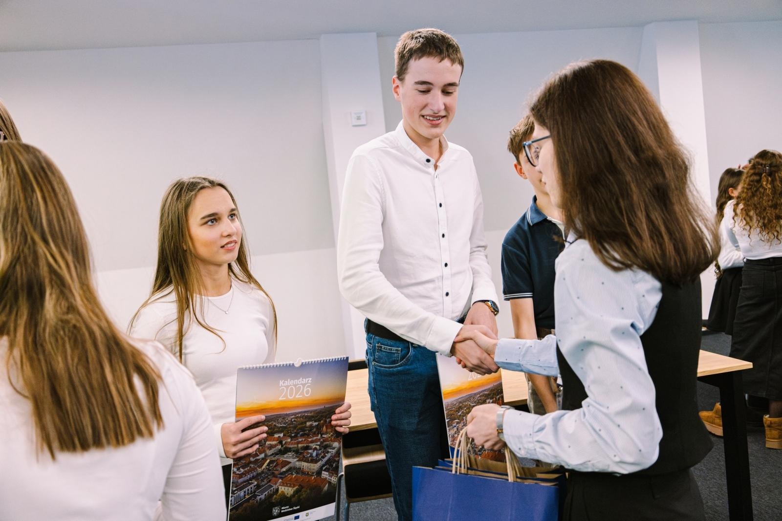 Zdjęcie w galerii na portalu naszwodzislaw.com: Dojrzałe argumenty i wielkie emocje. Za nami Wodzisławski Turniej Debat Oksfordzkich [FOTO] wiadomości z regionu