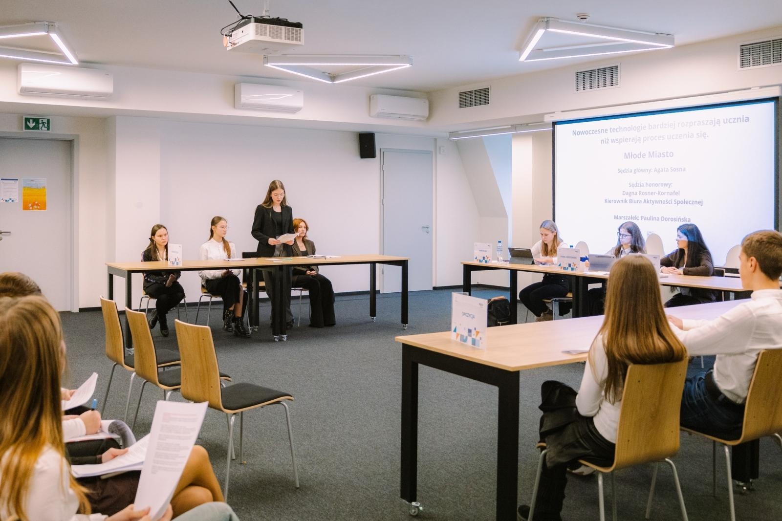 Zdjęcie w galerii na portalu naszwodzislaw.com: Dojrzałe argumenty i wielkie emocje. Za nami Wodzisławski Turniej Debat Oksfordzkich [FOTO] wiadomości z regionu