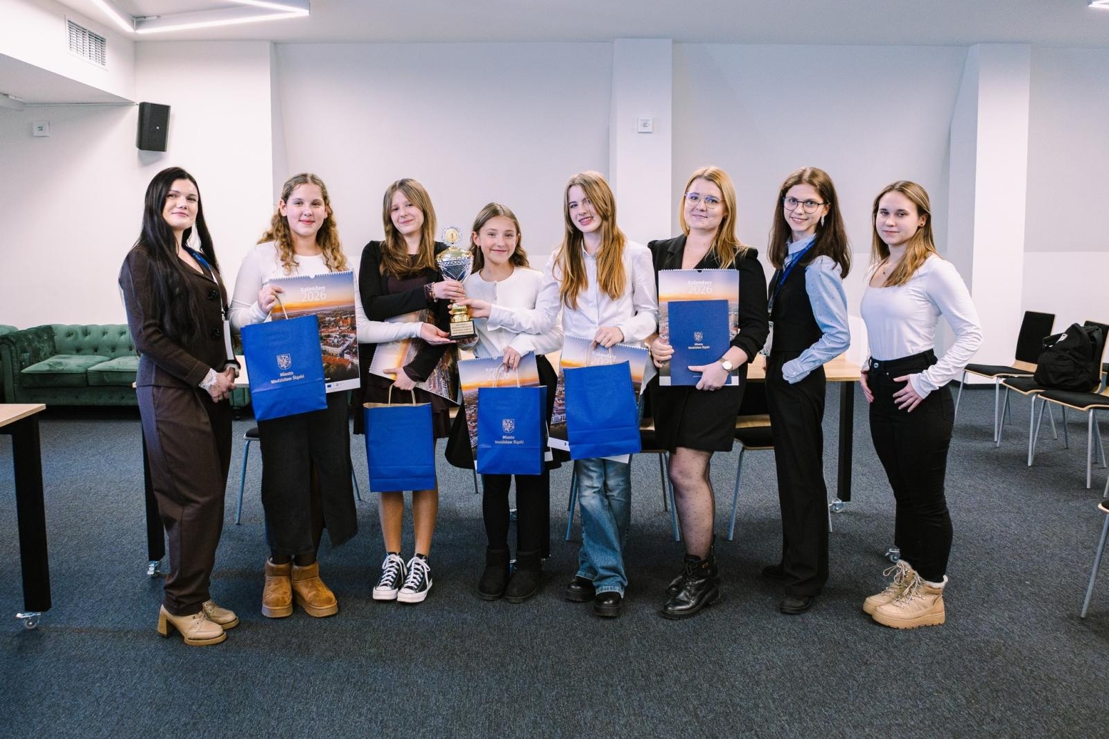 Zdjęcie w galerii na portalu naszwodzislaw.com: Dojrzałe argumenty i wielkie emocje. Za nami Wodzisławski Turniej Debat Oksfordzkich [FOTO] wiadomości z regionu