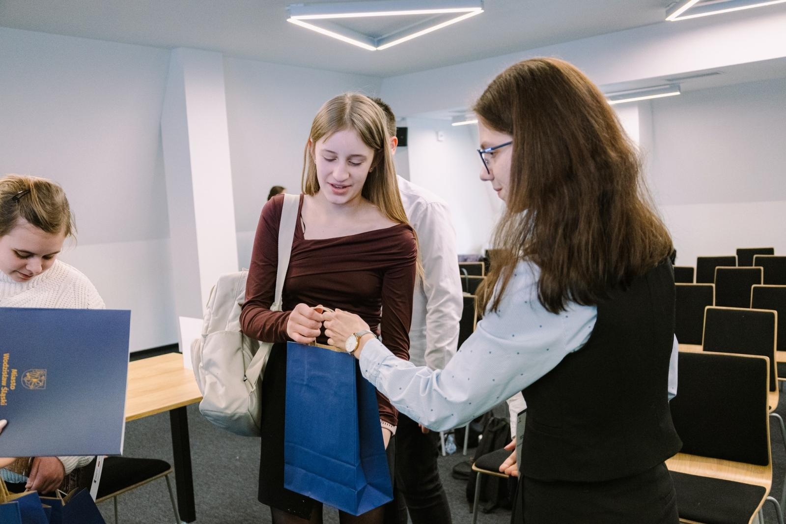 Zdjęcie w galerii na portalu naszwodzislaw.com: Dojrzałe argumenty i wielkie emocje. Za nami Wodzisławski Turniej Debat Oksfordzkich [FOTO] wiadomości z regionu