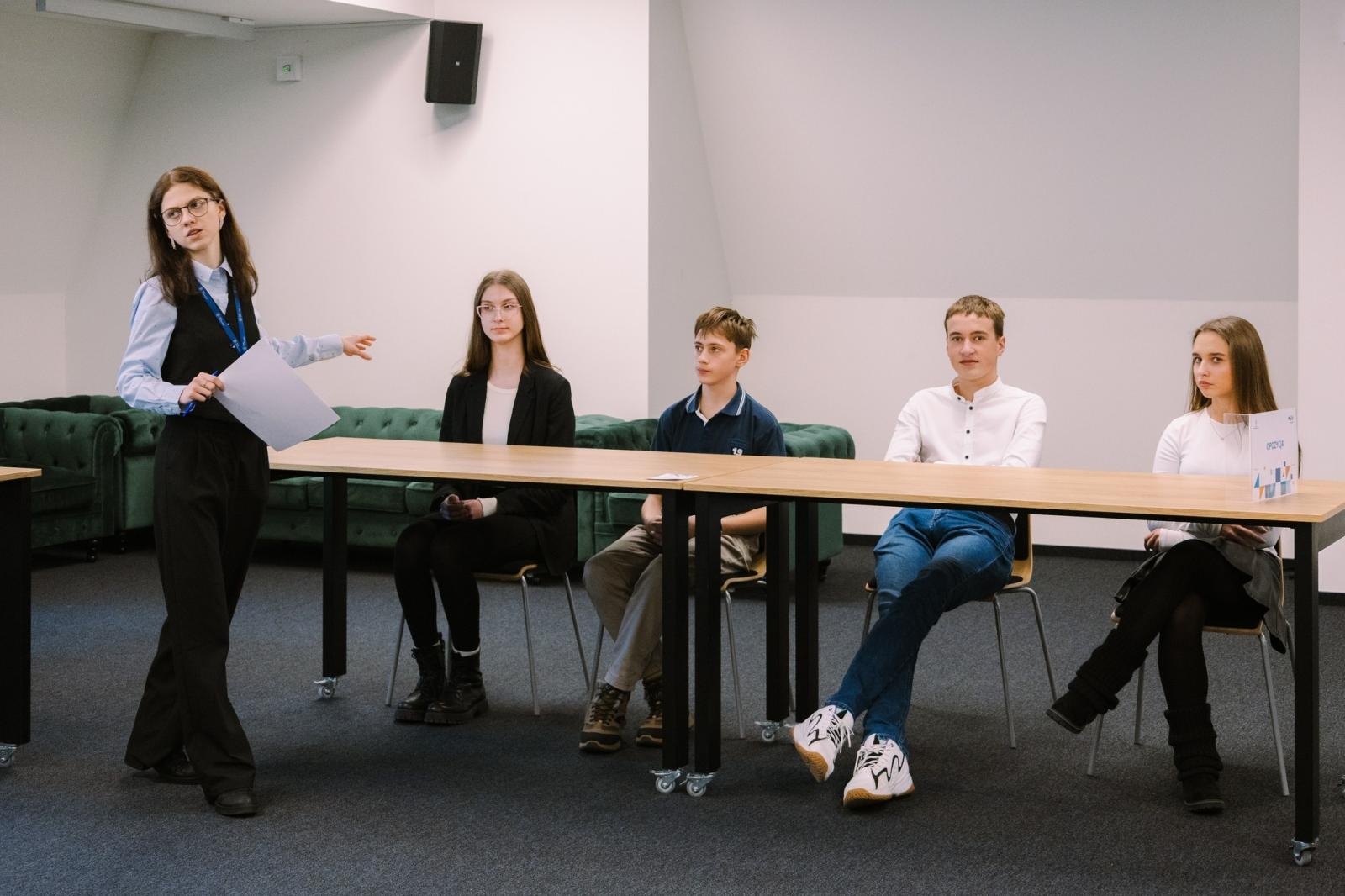 Zdjęcie w galerii na portalu naszwodzislaw.com: Dojrzałe argumenty i wielkie emocje. Za nami Wodzisławski Turniej Debat Oksfordzkich [FOTO] wiadomości z regionu