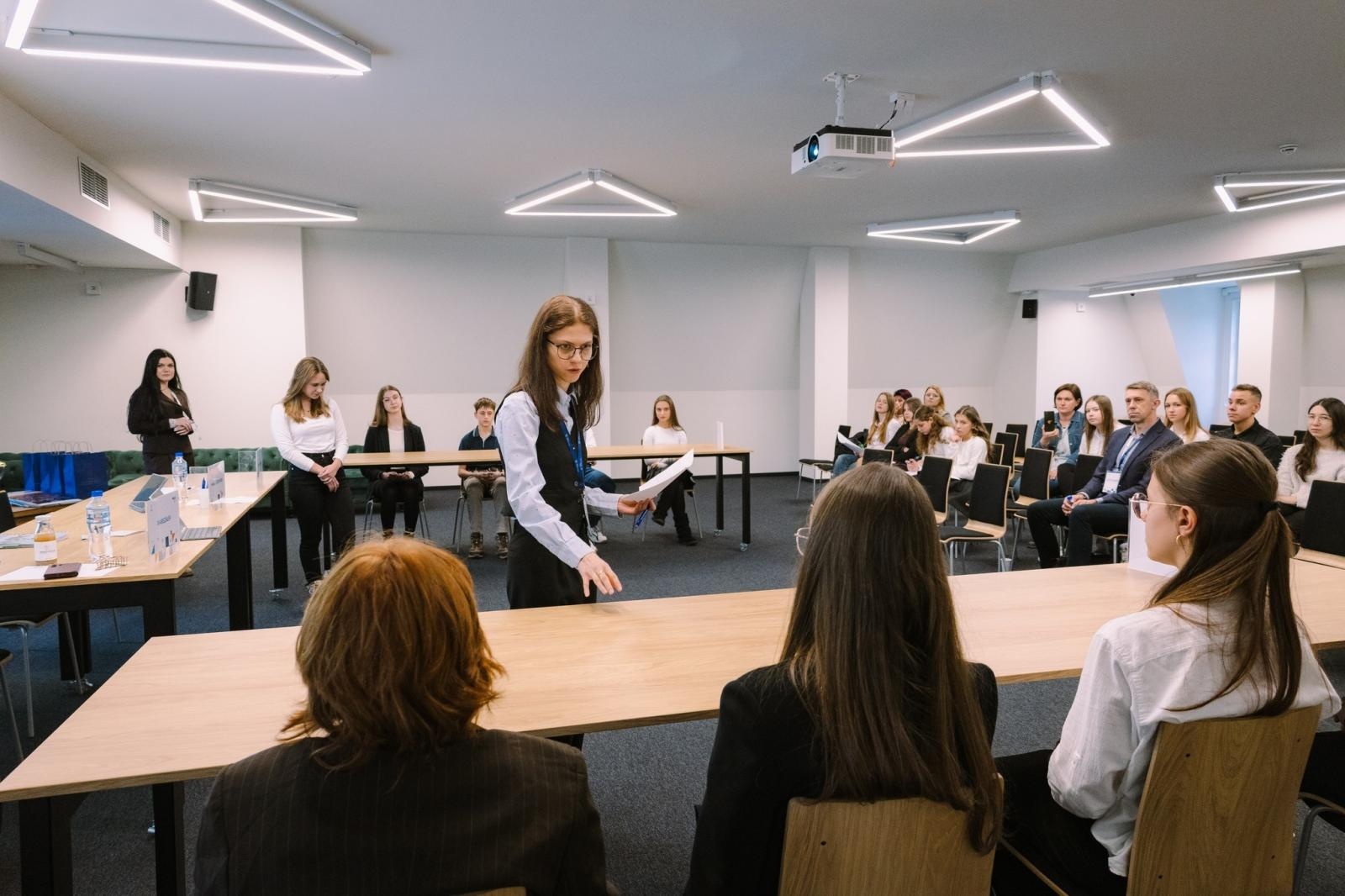 Zdjęcie w galerii na portalu naszwodzislaw.com: Dojrzałe argumenty i wielkie emocje. Za nami Wodzisławski Turniej Debat Oksfordzkich [FOTO] wiadomości z regionu