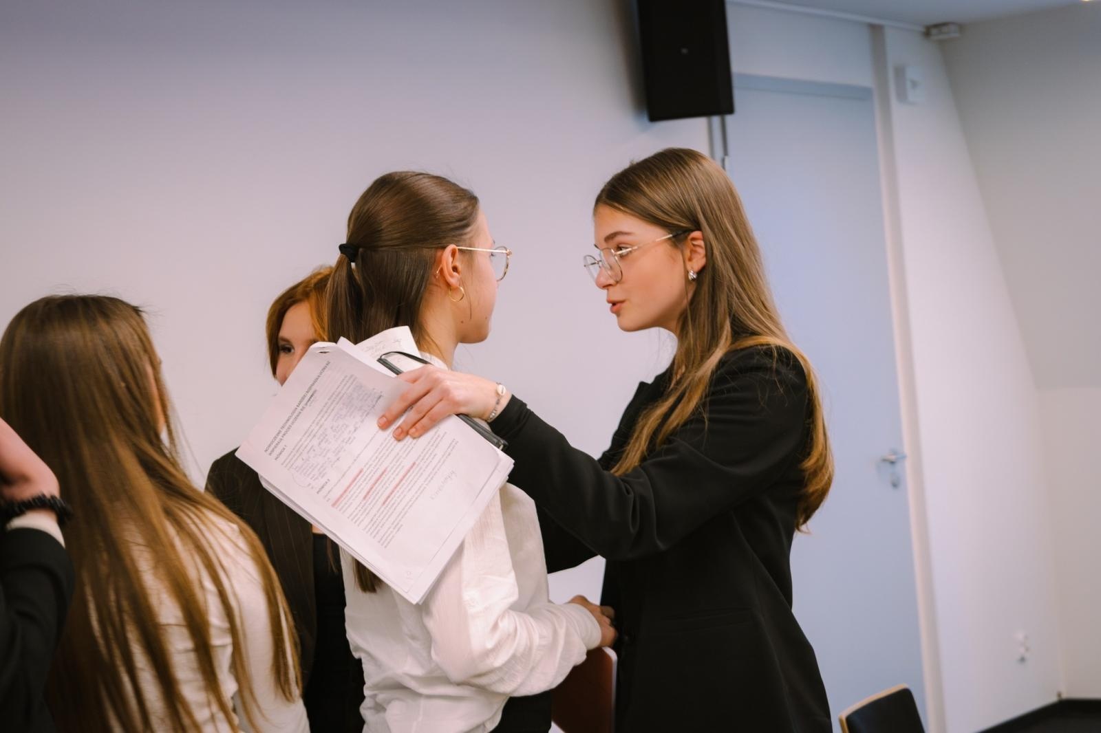 Zdjęcie w galerii na portalu naszwodzislaw.com: Dojrzałe argumenty i wielkie emocje. Za nami Wodzisławski Turniej Debat Oksfordzkich [FOTO] wiadomości z regionu