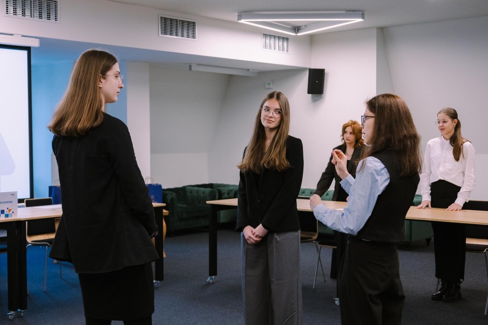 Zdjęcie w galerii na portalu naszwodzislaw.com: Dojrzałe argumenty i wielkie emocje. Za nami Wodzisławski Turniej Debat Oksfordzkich [FOTO] wiadomości z regionu