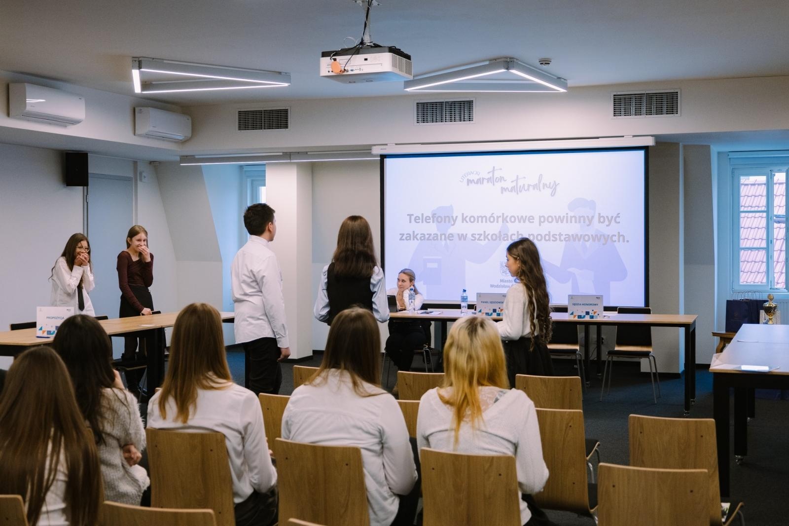 Zdjęcie w galerii na portalu naszwodzislaw.com: Dojrzałe argumenty i wielkie emocje. Za nami Wodzisławski Turniej Debat Oksfordzkich [FOTO] wiadomości z regionu