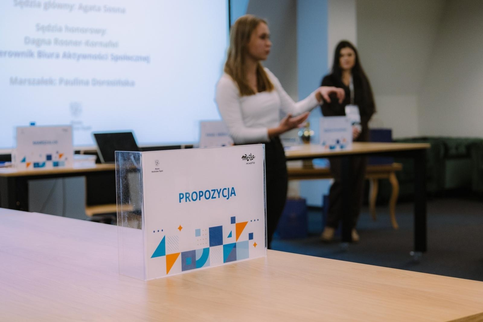 Zdjęcie w galerii na portalu naszwodzislaw.com: Dojrzałe argumenty i wielkie emocje. Za nami Wodzisławski Turniej Debat Oksfordzkich [FOTO] wiadomości z regionu