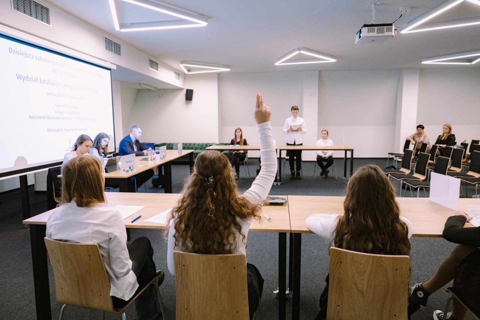 Zdjęcie w galerii na portalu naszwodzislaw.com: Dojrzałe argumenty i wielkie emocje. Za nami Wodzisławski Turniej Debat Oksfordzkich [FOTO] wiadomości z regionu