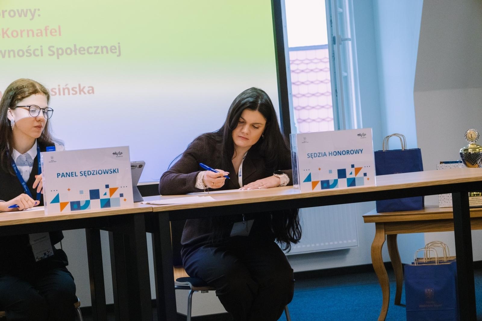 Zdjęcie w galerii na portalu naszwodzislaw.com: Dojrzałe argumenty i wielkie emocje. Za nami Wodzisławski Turniej Debat Oksfordzkich [FOTO] wiadomości z regionu