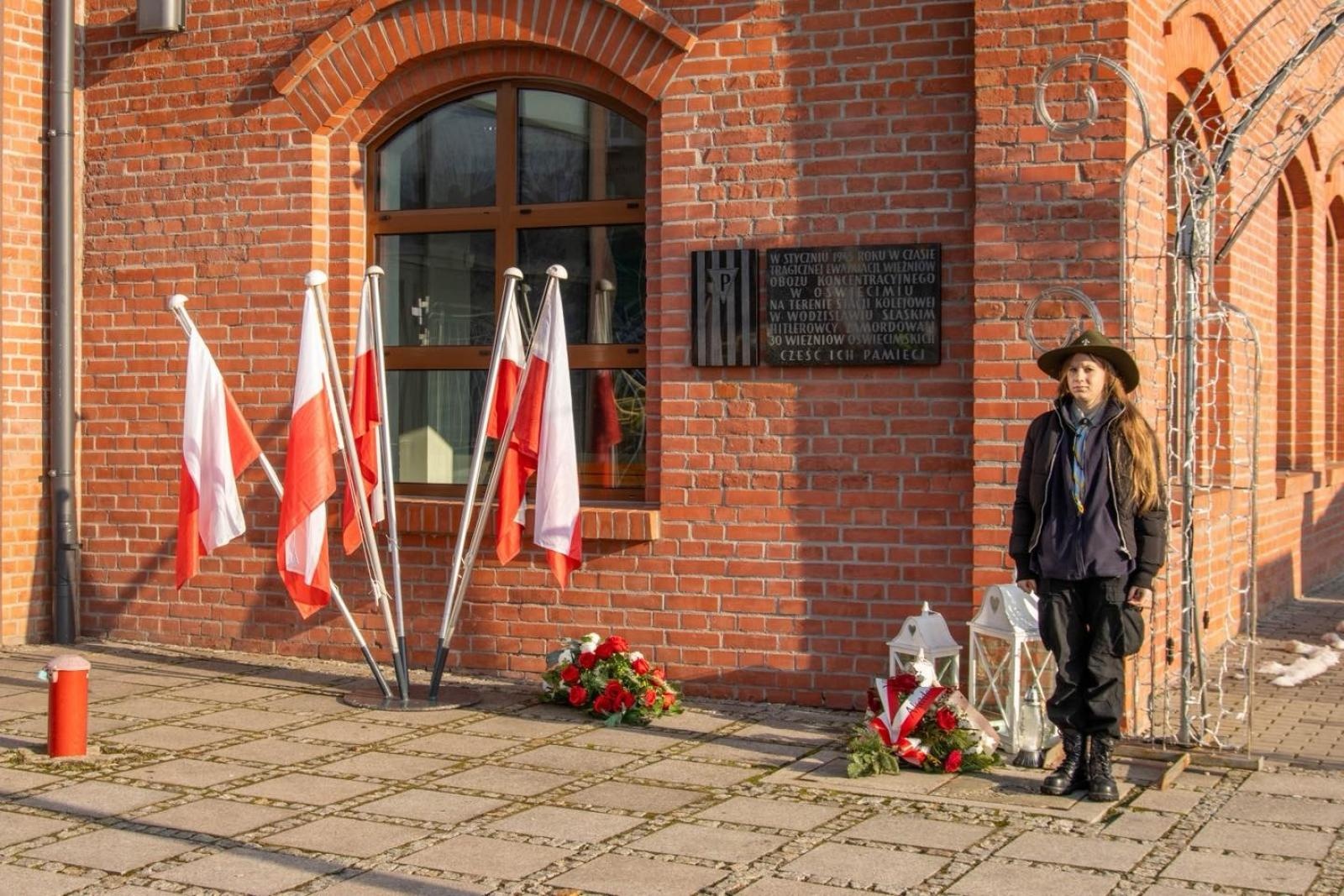 Zdjęcie w galerii na portalu naszwodzislaw.com: Historia, której nie wolno zapomnieć. Wodzisławskie obchody 81. rocznicy Marszu Śmierci [FOTO] wiadomości z regionu