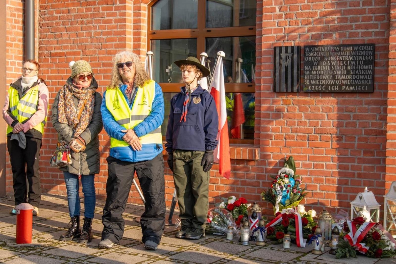 Zdjęcie w galerii na portalu naszwodzislaw.com: Historia, której nie wolno zapomnieć. Wodzisławskie obchody 81. rocznicy Marszu Śmierci [FOTO] wiadomości z regionu