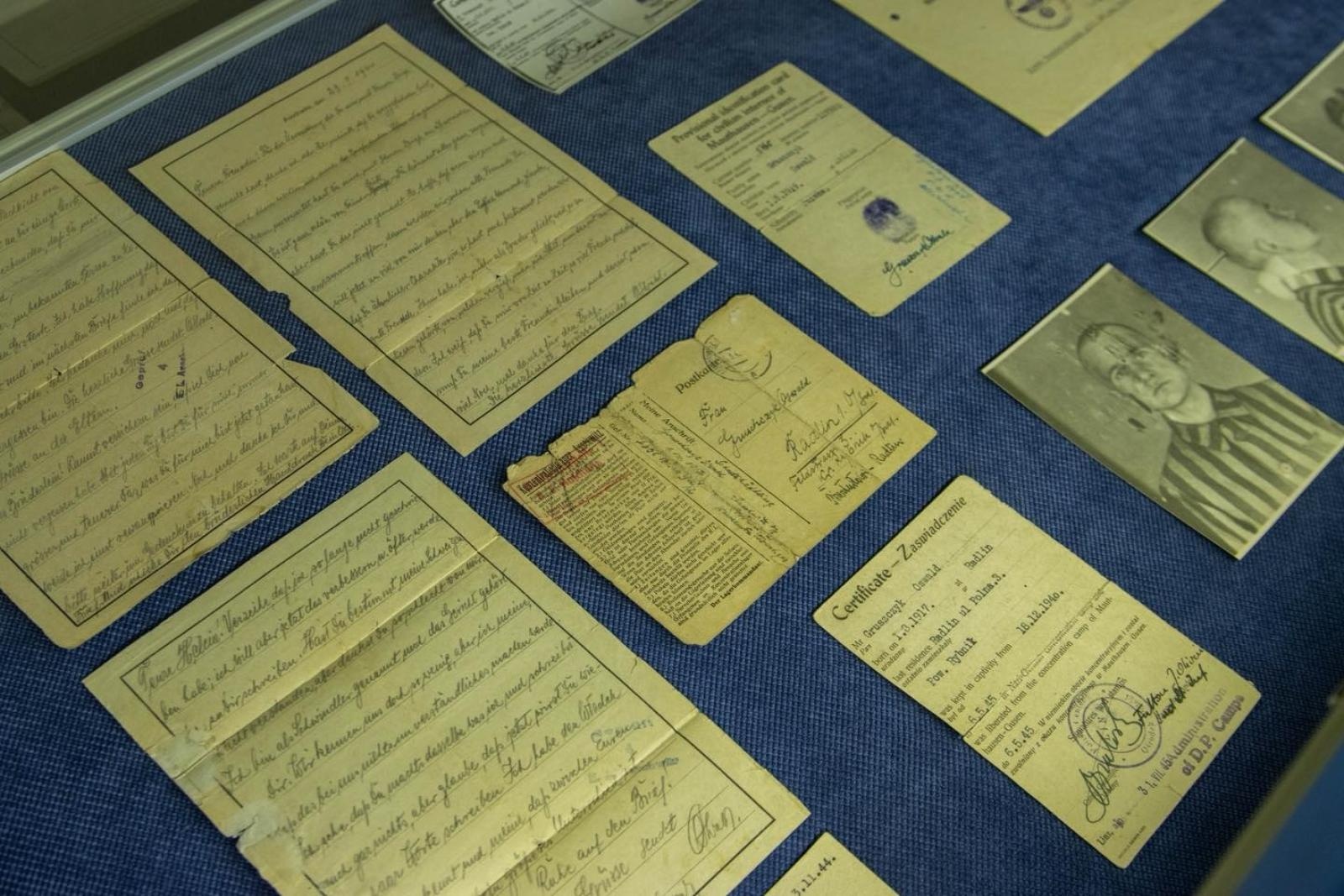 Zdjęcie w galerii na portalu naszwodzislaw.com: Historia, której nie wolno zapomnieć. Wodzisławskie obchody 81. rocznicy Marszu Śmierci [FOTO] wiadomości z regionu