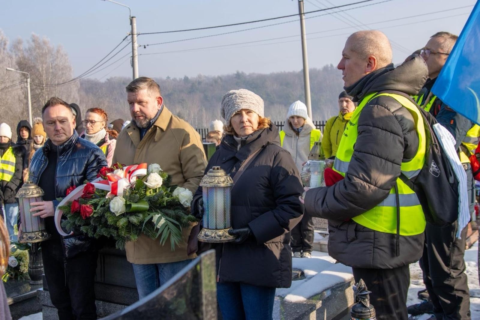 Zdjęcie w galerii na portalu naszwodzislaw.com: Historia, której nie wolno zapomnieć. Wodzisławskie obchody 81. rocznicy Marszu Śmierci [FOTO] wiadomości z regionu